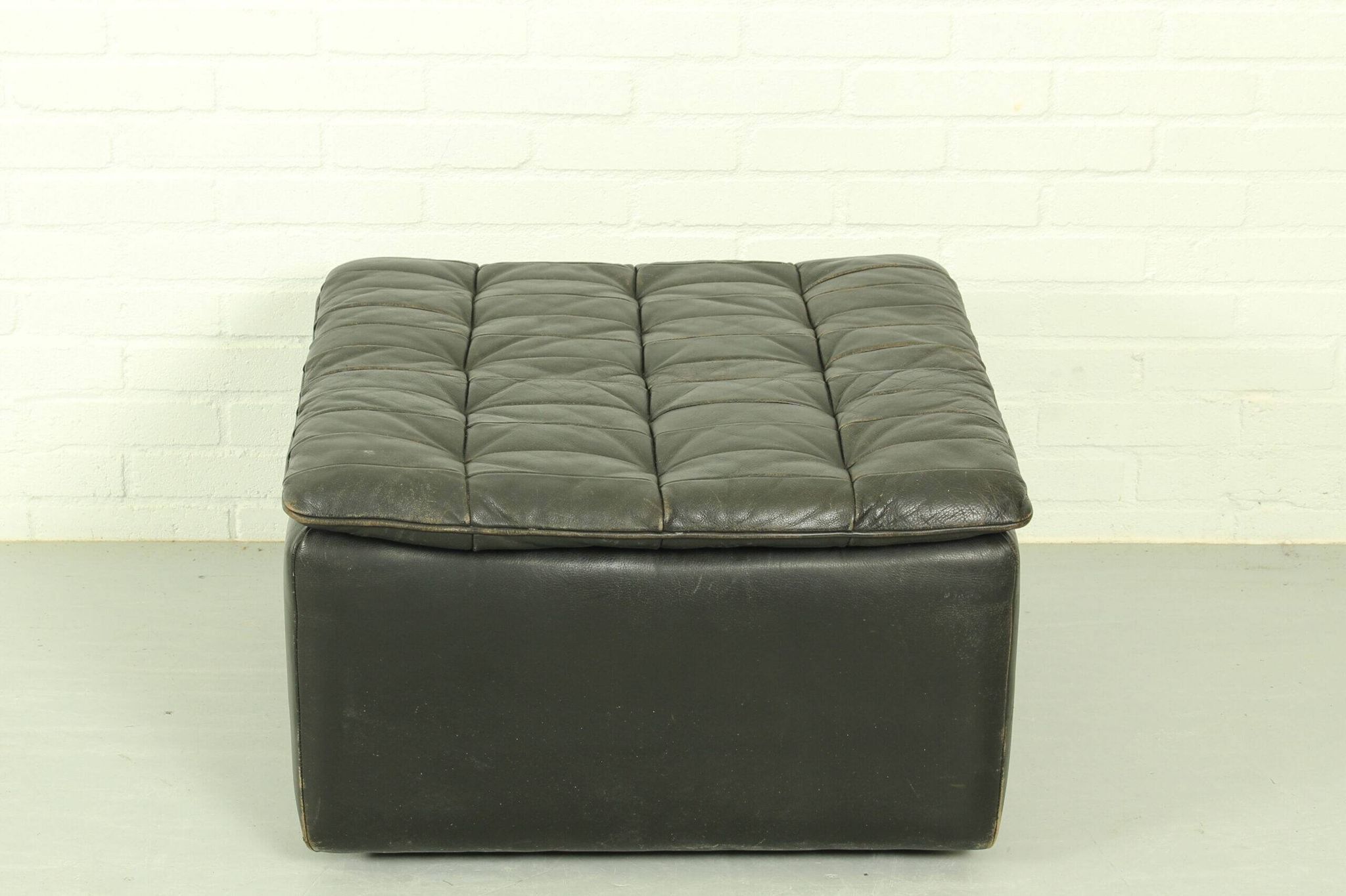 Salon modulaire De Sede DS-11 – cuir noir, design suisse des années 1970