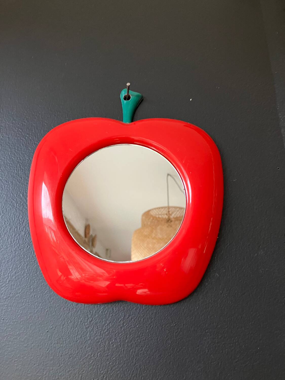 Apple mirror