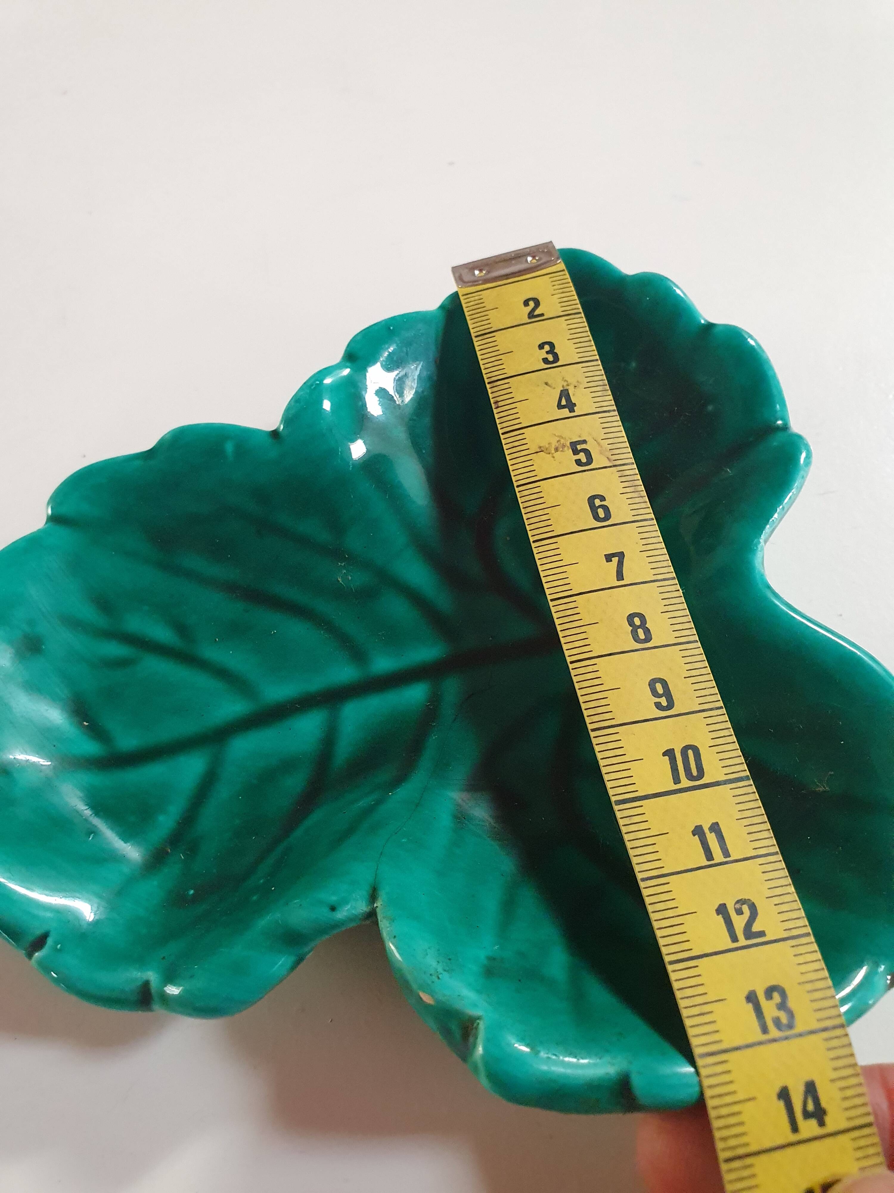 empty pocket cup vintage green ceramic leaf shape 3 leaves VALLAURIS
