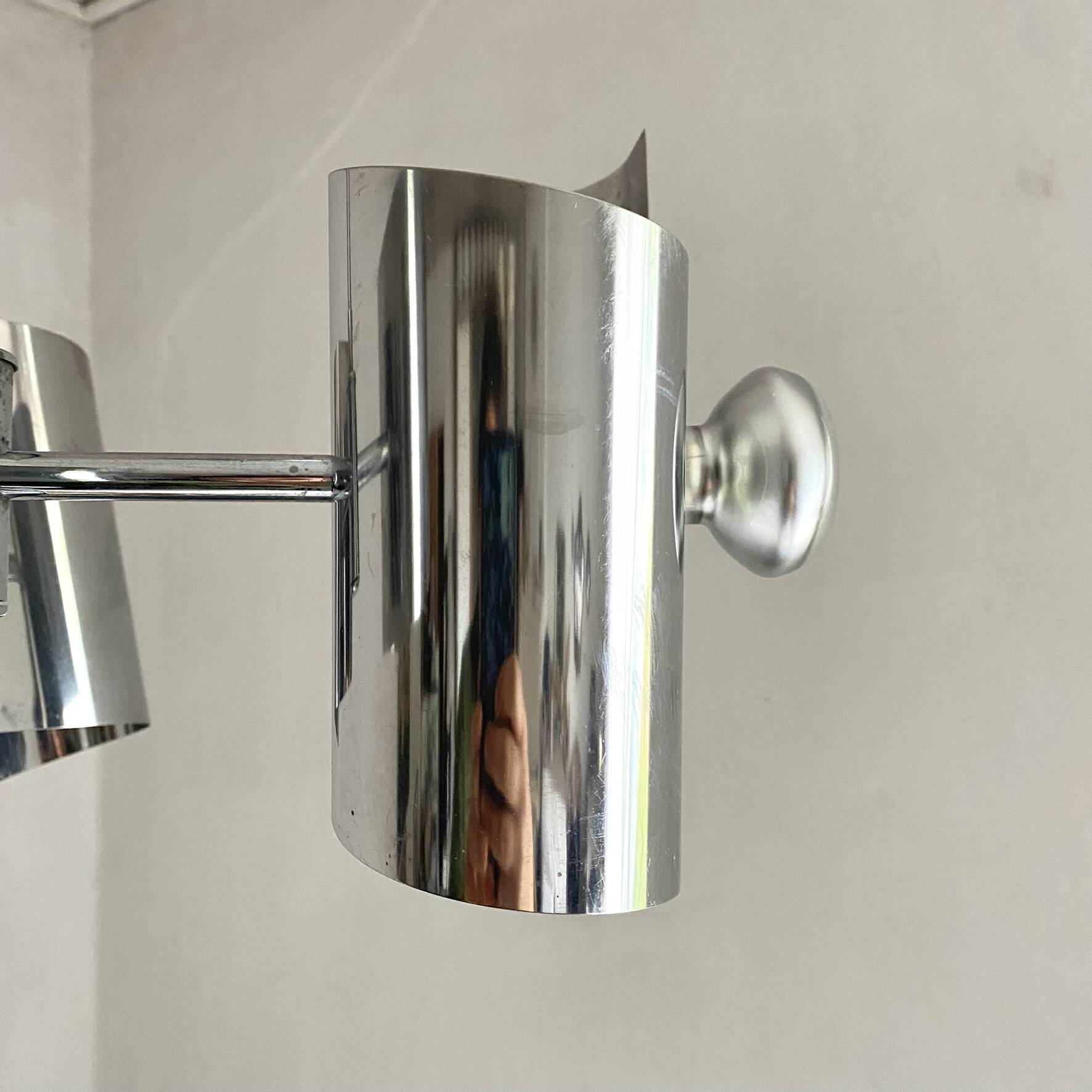 Suspension space age chrome from the 1970s.