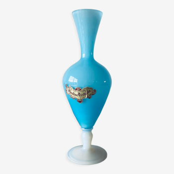 Vase ancien en opaline bleue