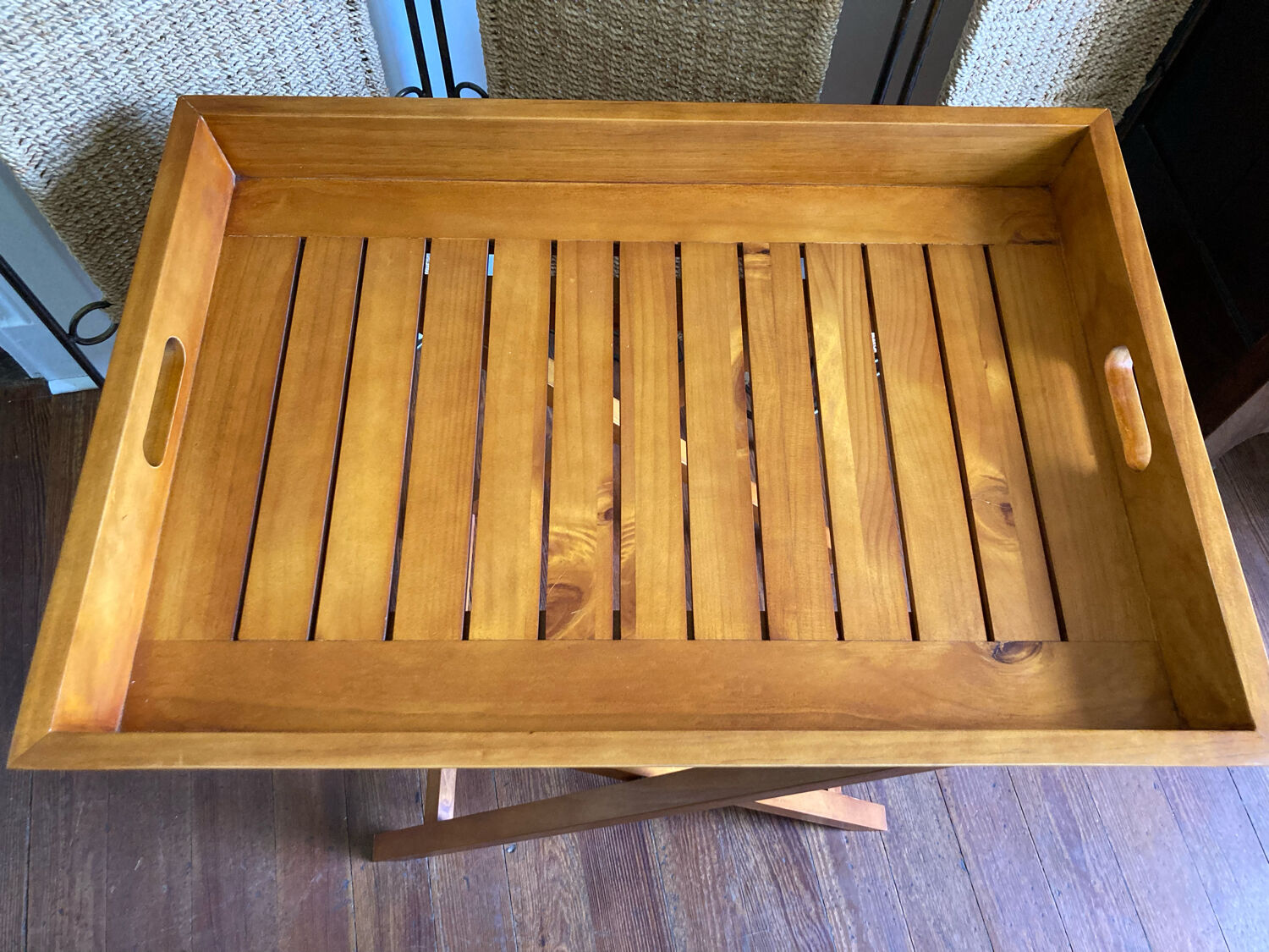 Removable wooden tray with folding legs