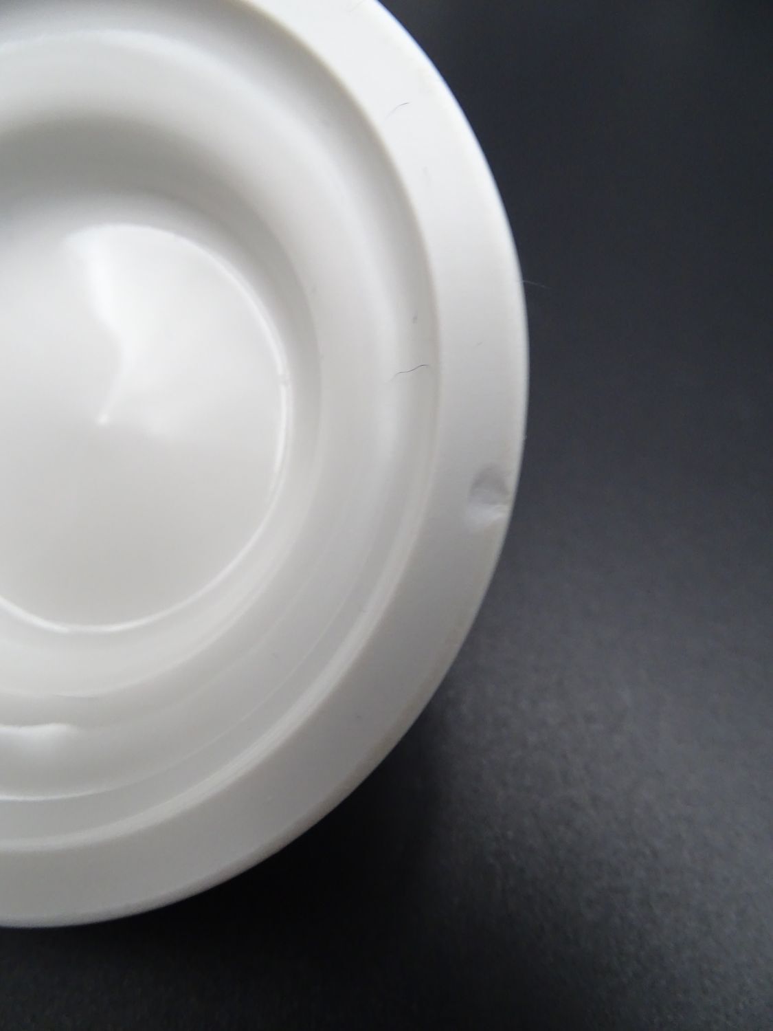 Pair of old buttermakers in thick porcelain from the brand Pillivuyt 1930
