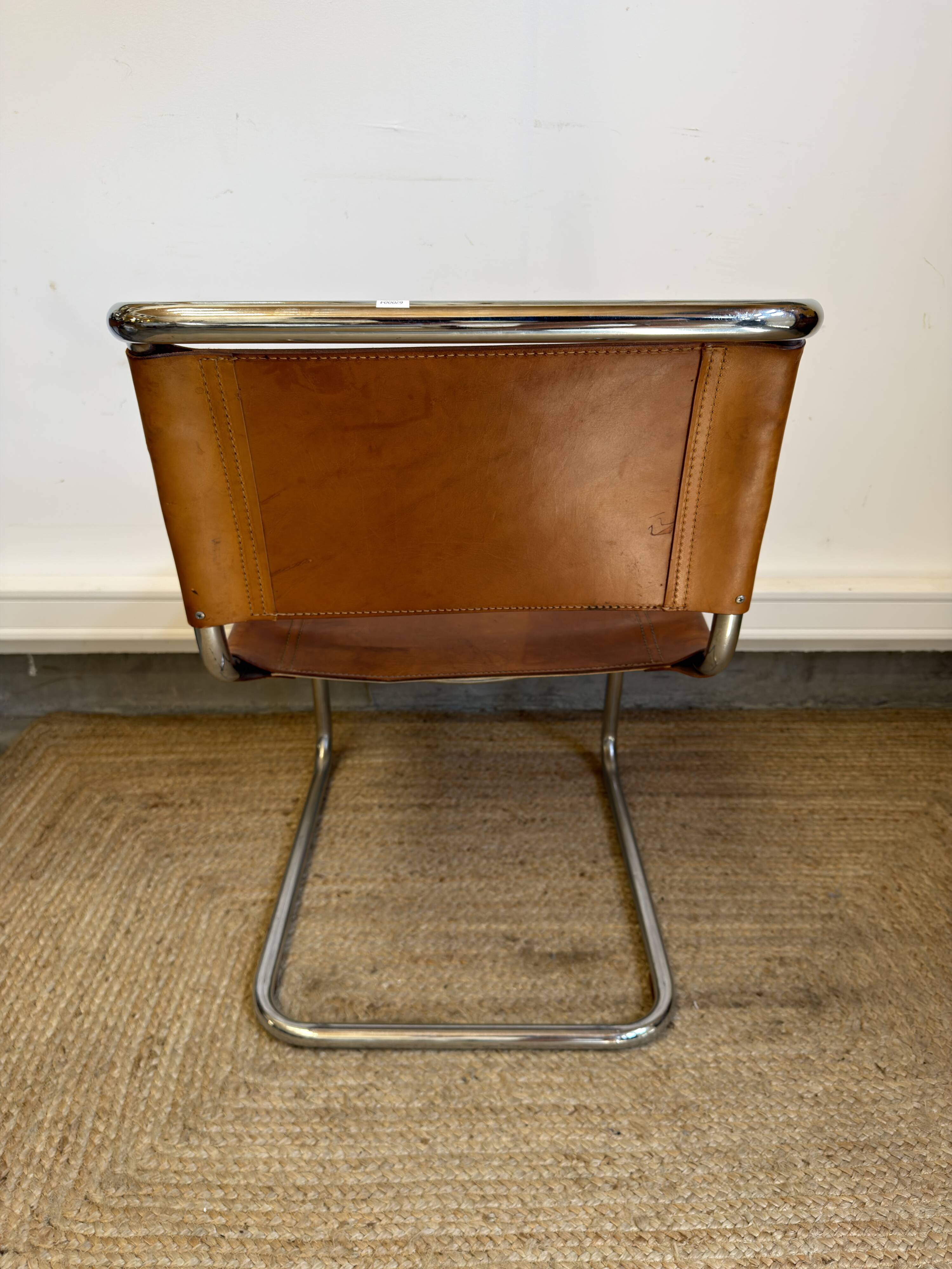 Chaise cantilever en cuir fauve par Steel Line, années 1980
