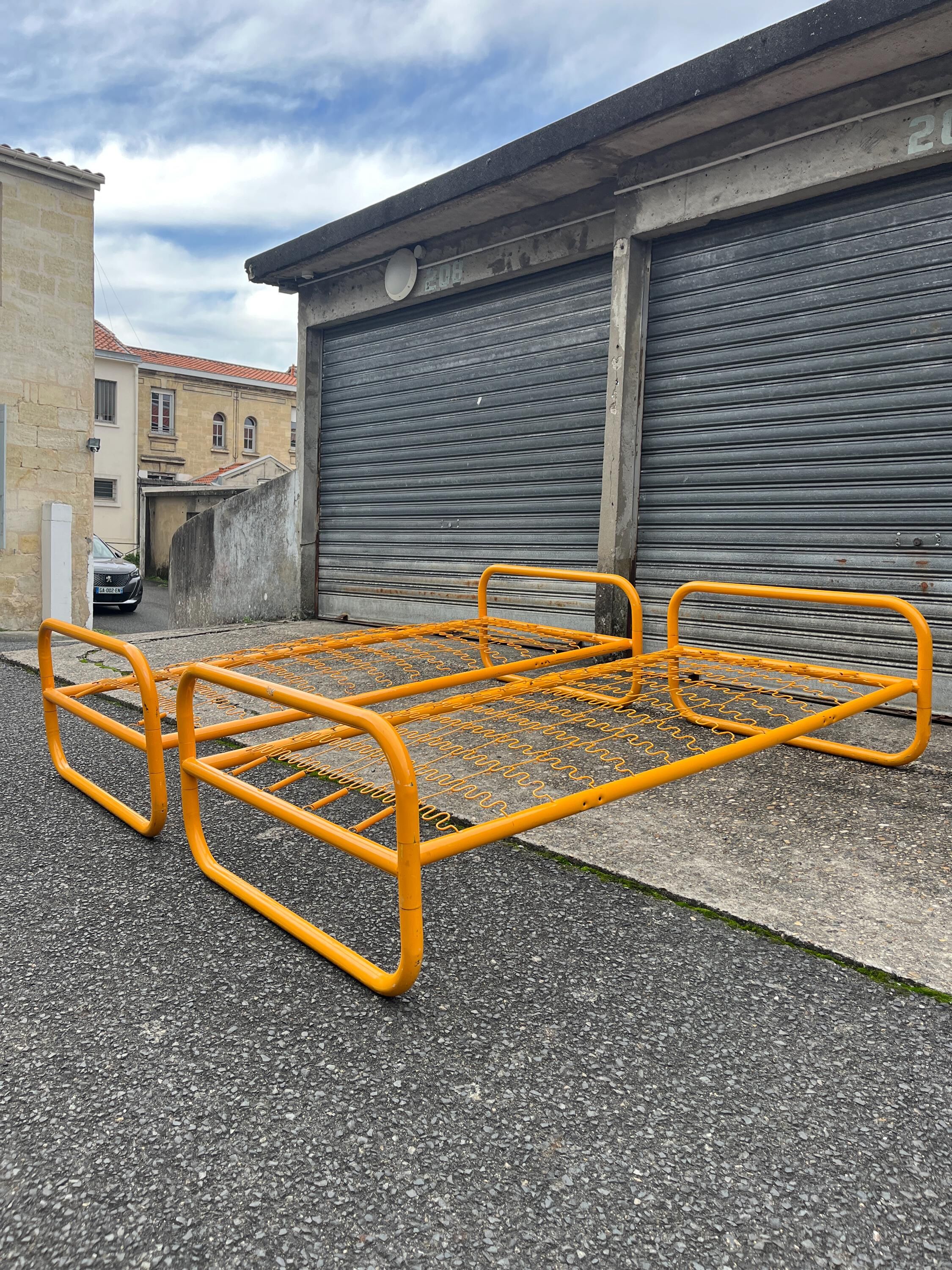 Pair of metal beds by Marc Berthier, Twenty Tube collection, 1972