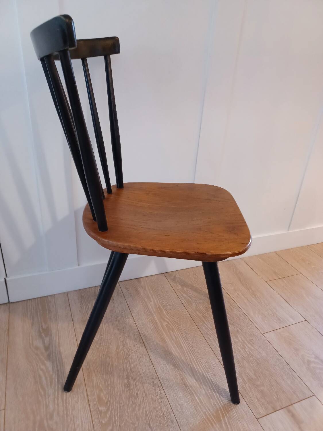 Suite de 4 chaises type Fanett