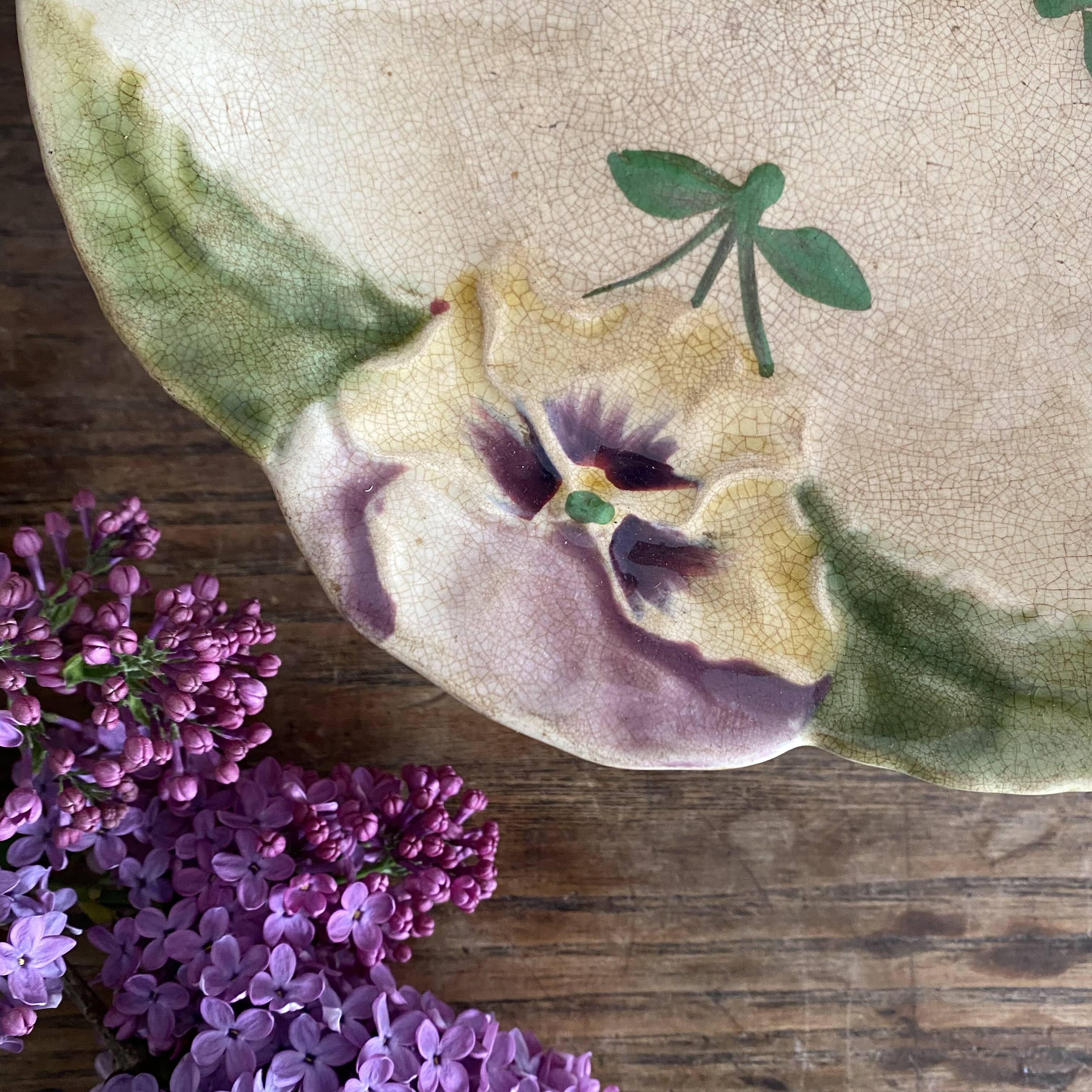 Footed dish in slip, pansy compote dish, Choisy le Roi