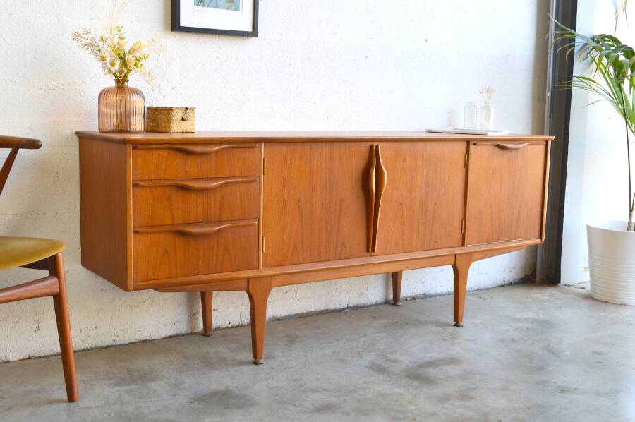 Enfilade Jentique – "wave" handles 183 cm