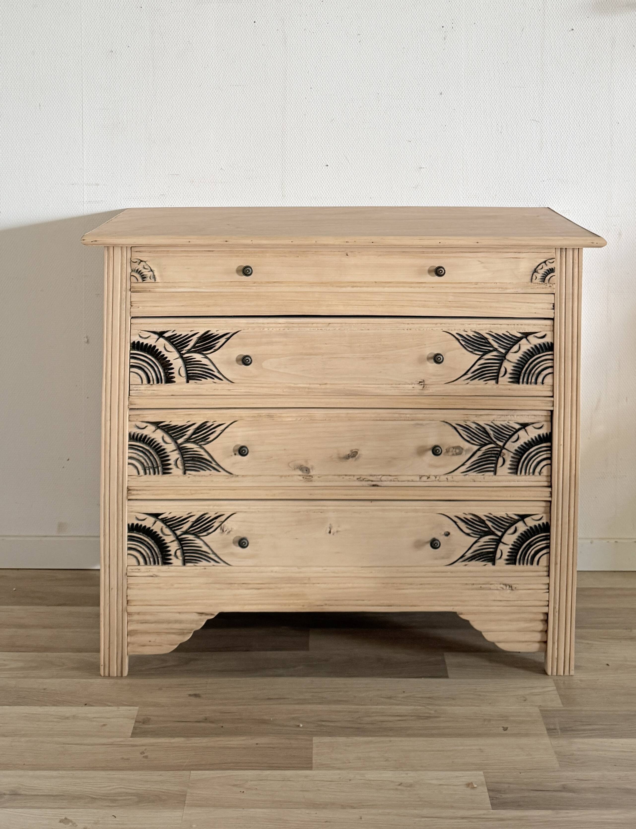 Art Deco chest of drawers