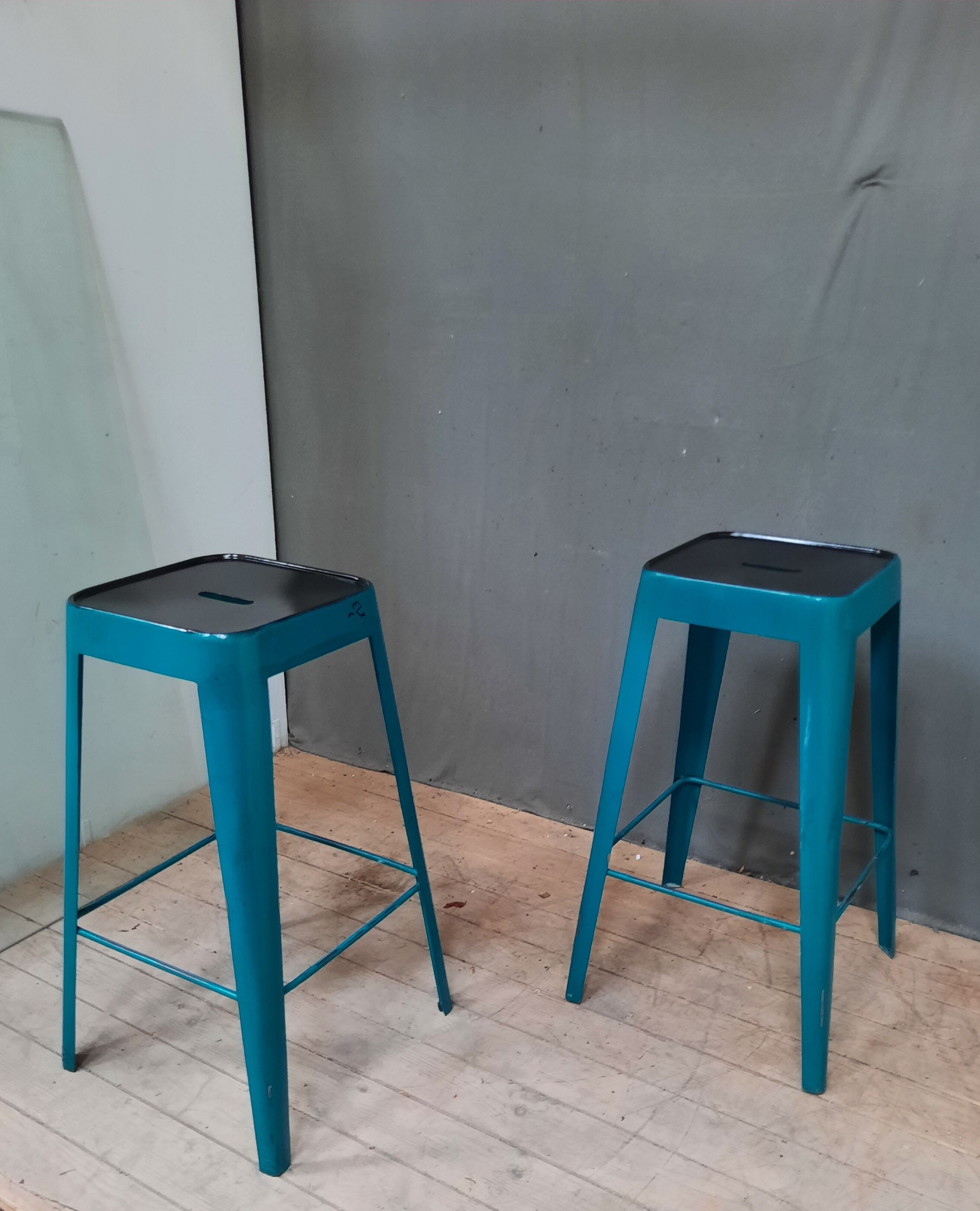 Paire de tabourets de bar industriel
