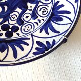Assiette décorative peinte à la main ornée d'un motif de chimère bleue