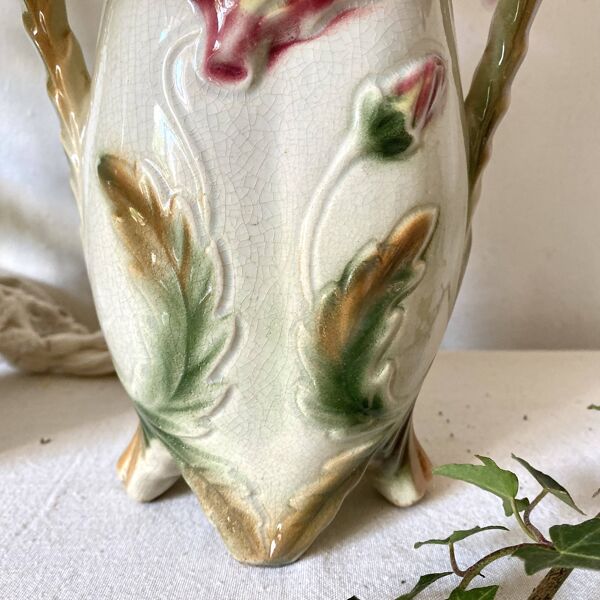 Paire de vases en barbotine, garniture de cheminée art nouveau