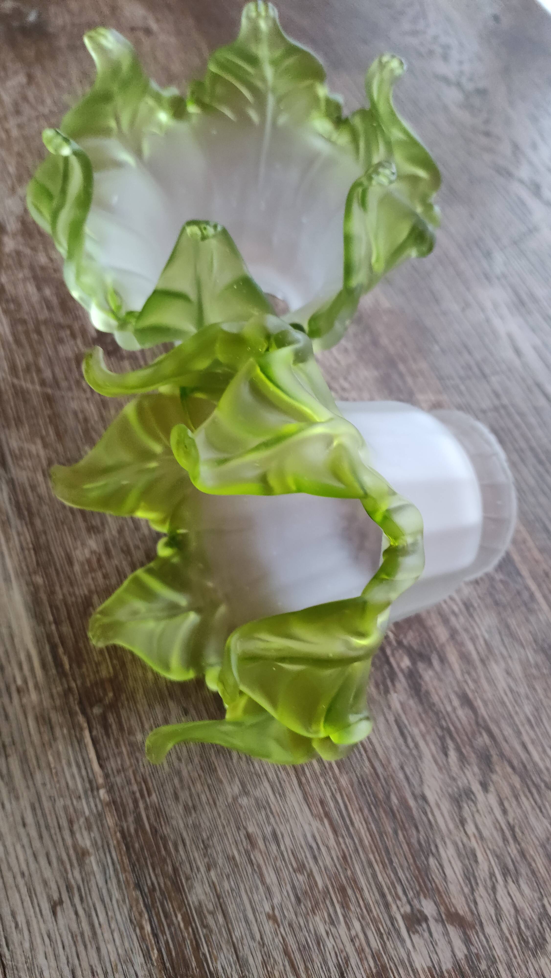 Lamp tulip, glass paste.