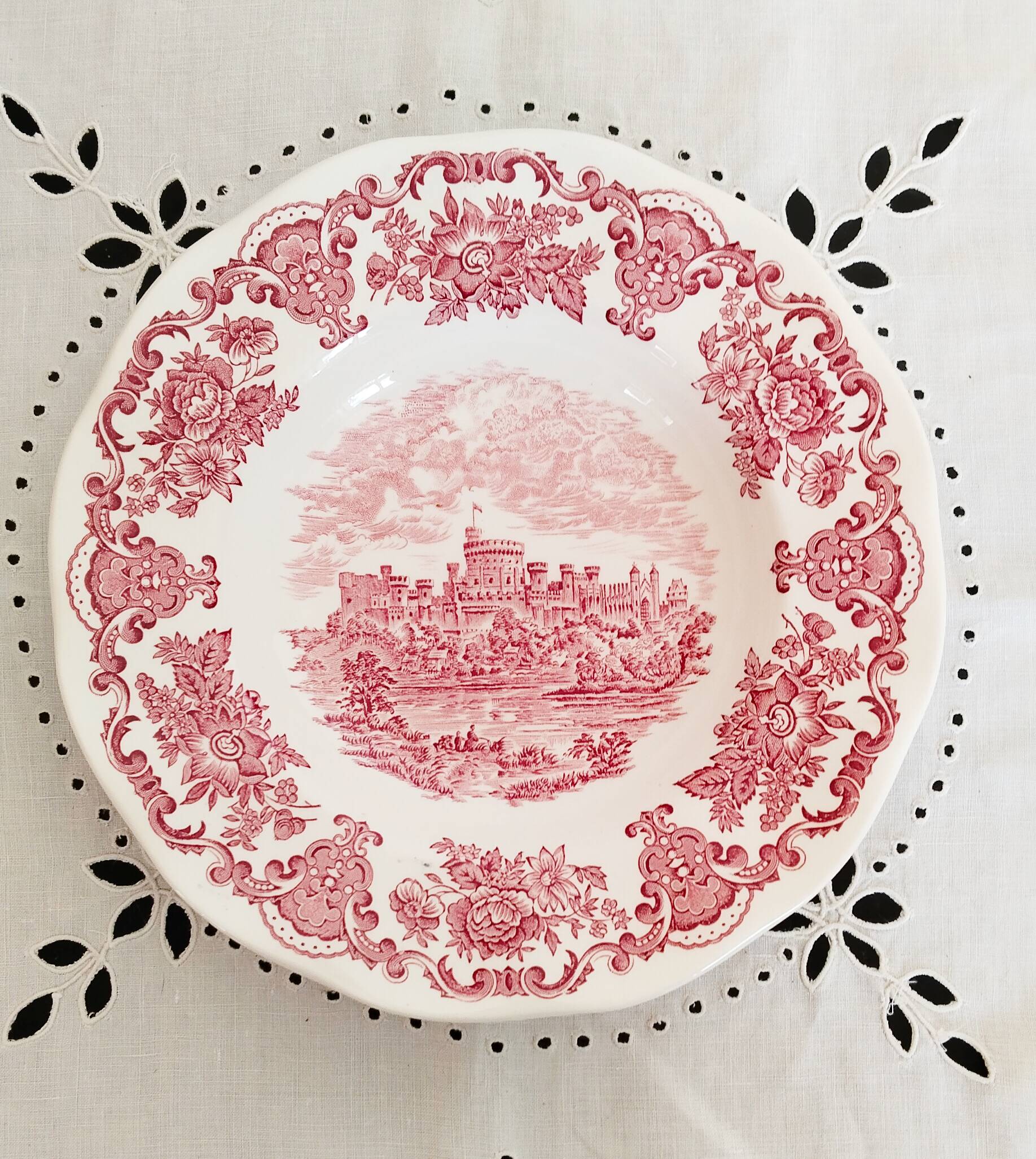 English soup plate Royal Homes of Britain, London Castle