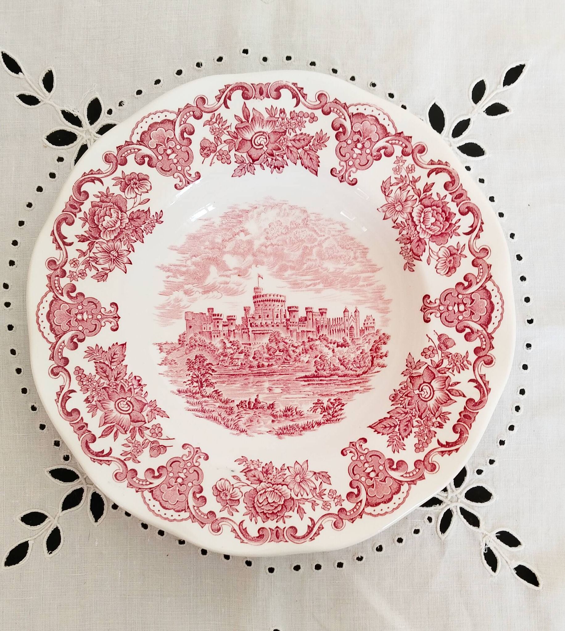 English soup plate Royal Homes of Britain, London Castle