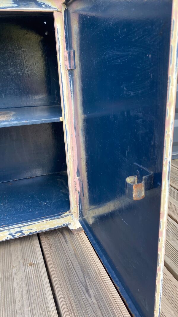 Meuble d'atelier en métal