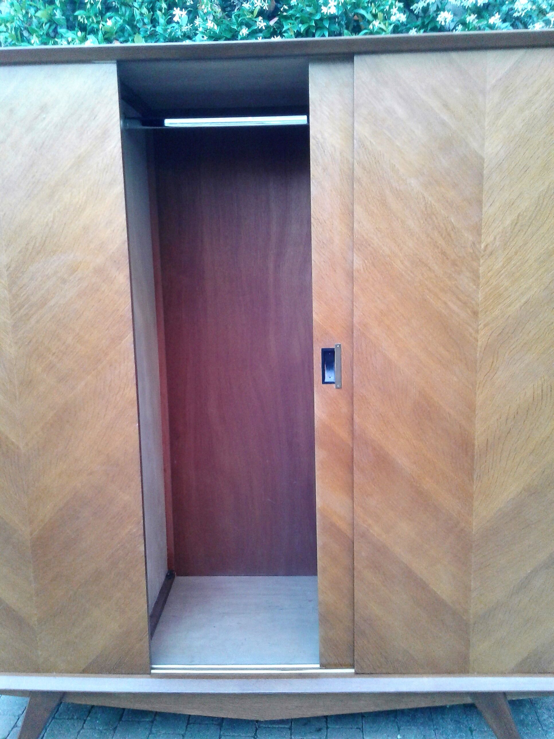 Wardrobe 3 doors sliding vintage feet compass