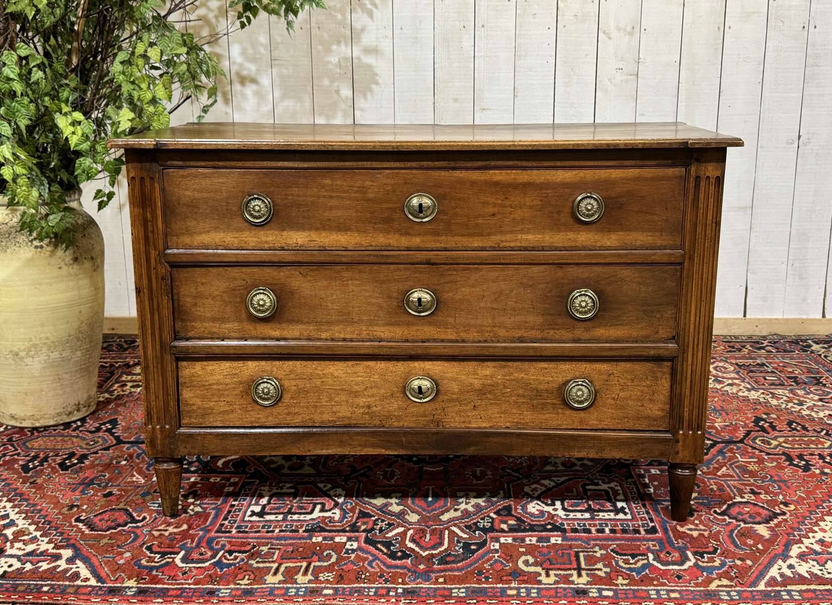Louis XVI commode from the 18th century in walnut.