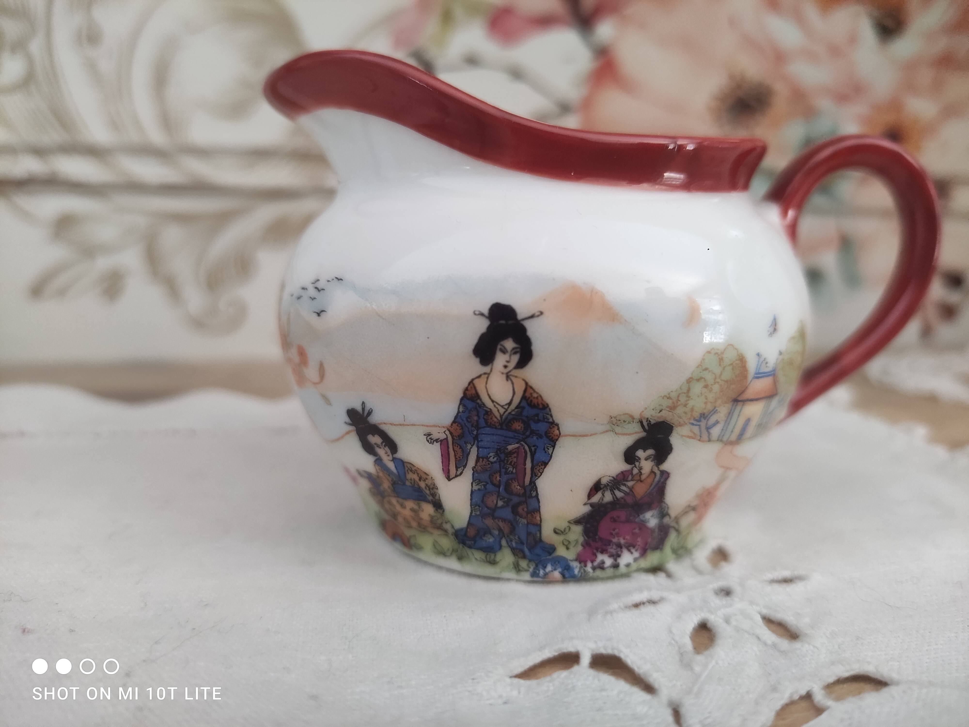 7-piece tête-à-tête tea set in Japanese porcelain, life scenes decor