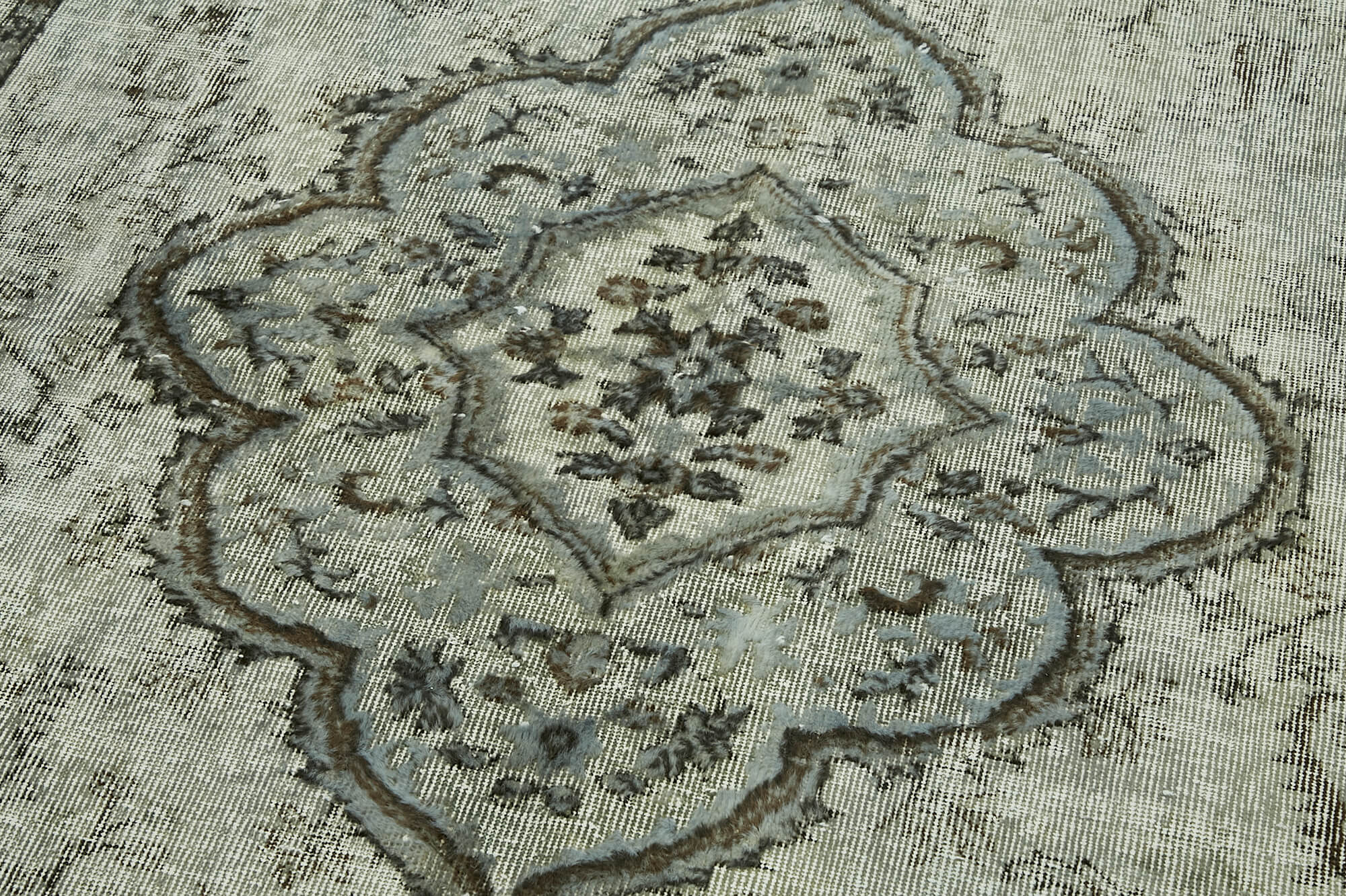 Turkish rug 1980s, 194 cm x 291 cm