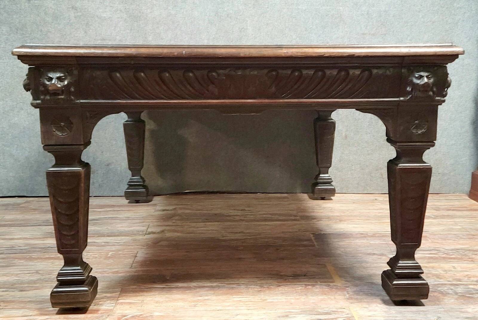 Important Renaissance style table in solid oak, circa 1850