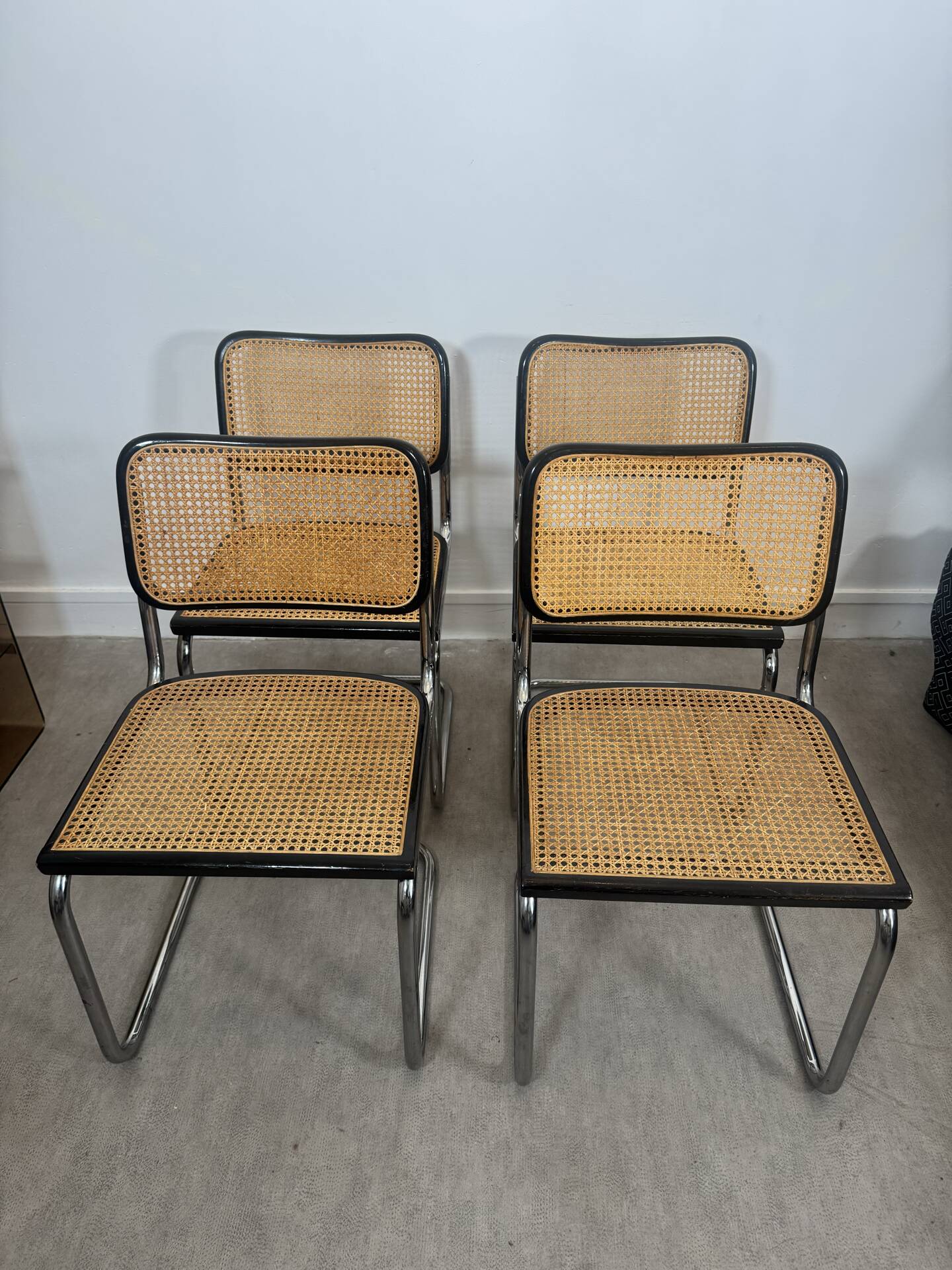 Lot de quatre chaises Marcel Breuer Cesca b32