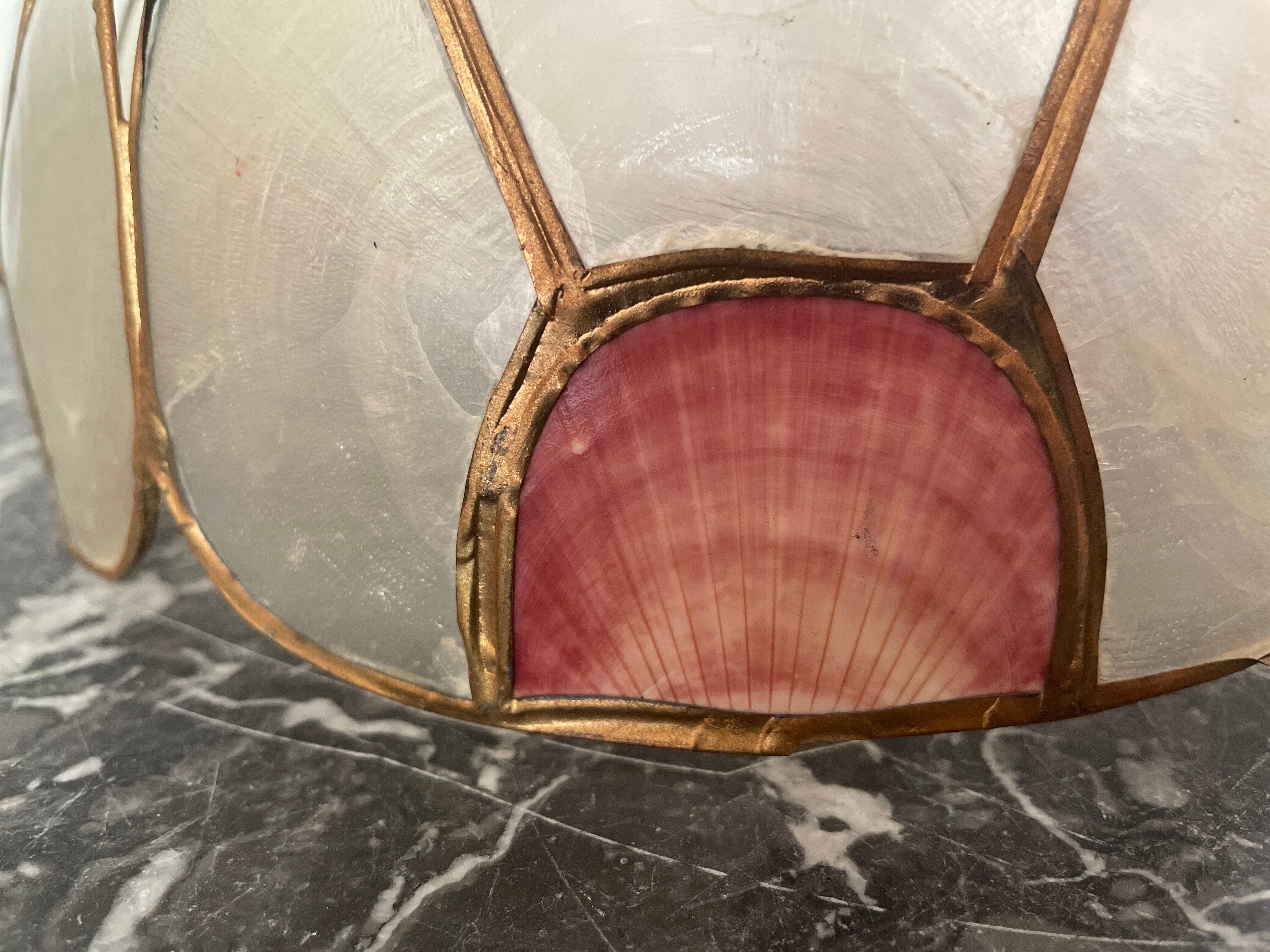 Mother-of-pearl suspension