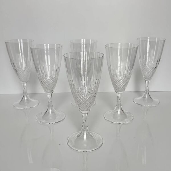 6 Verres à Vin en Cristal Lalique   Modèle “Chinon” Design des Années 1960
