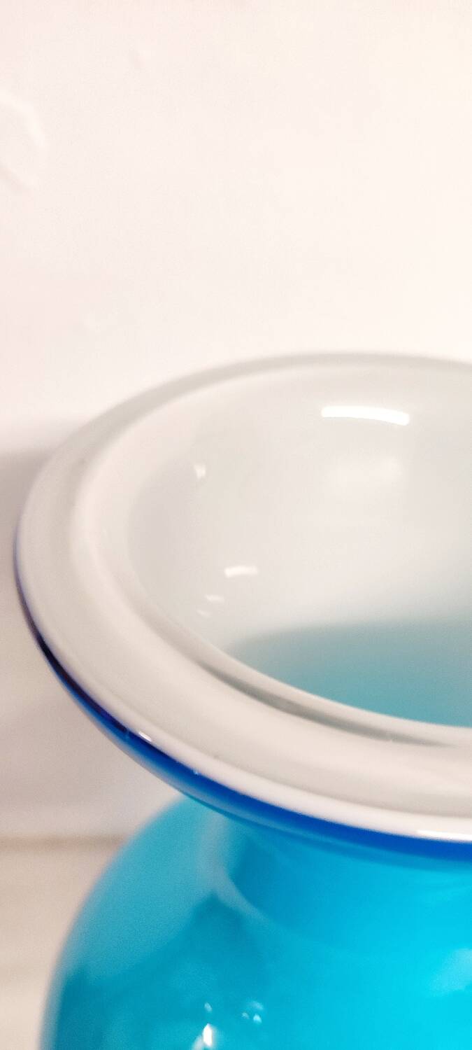 Jarrón de cristal. Italy, 1980s.