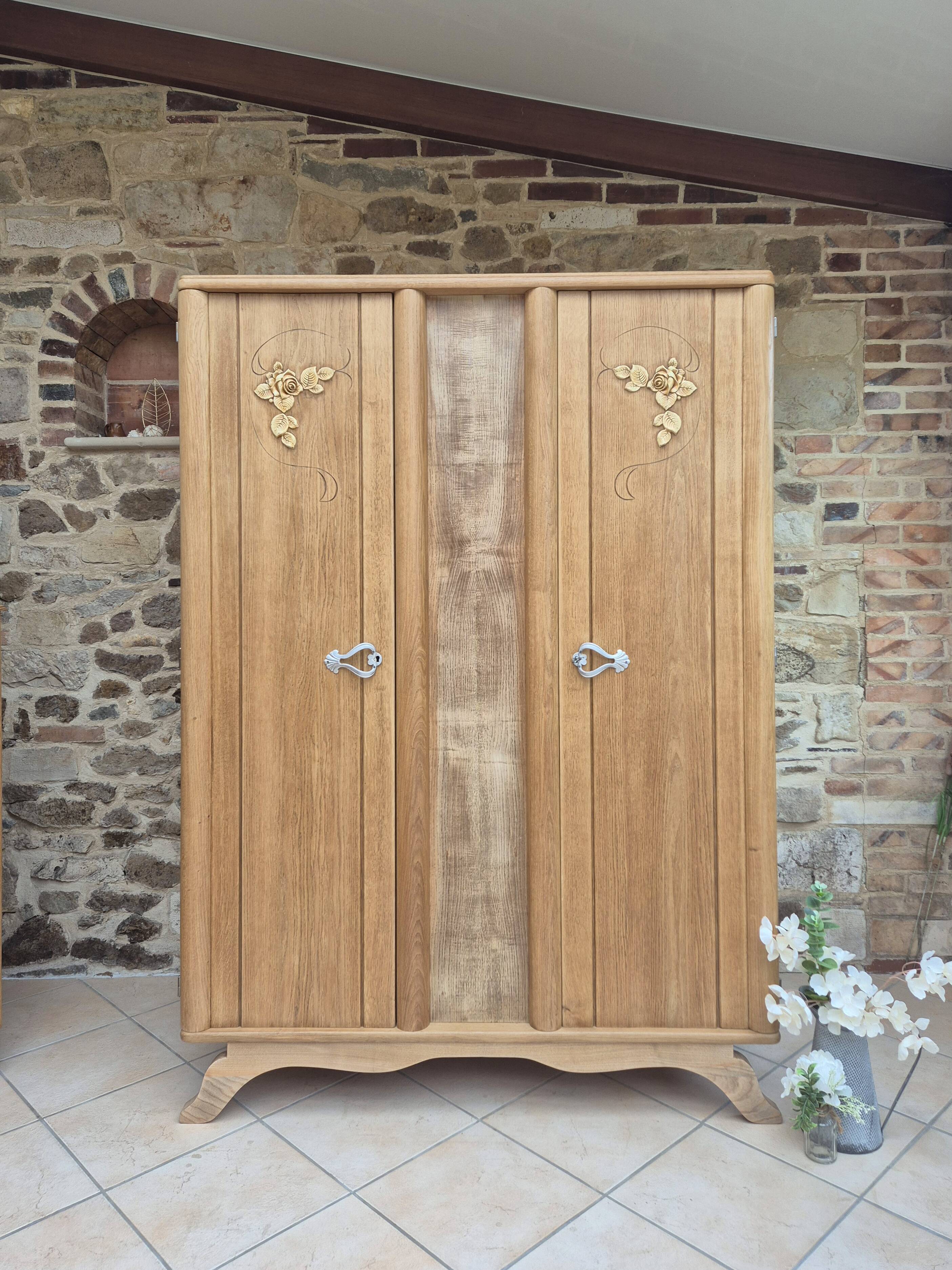 Armoire parisienne art déco