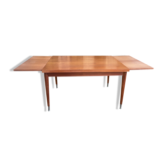 Scandinavian dining table with two extensions