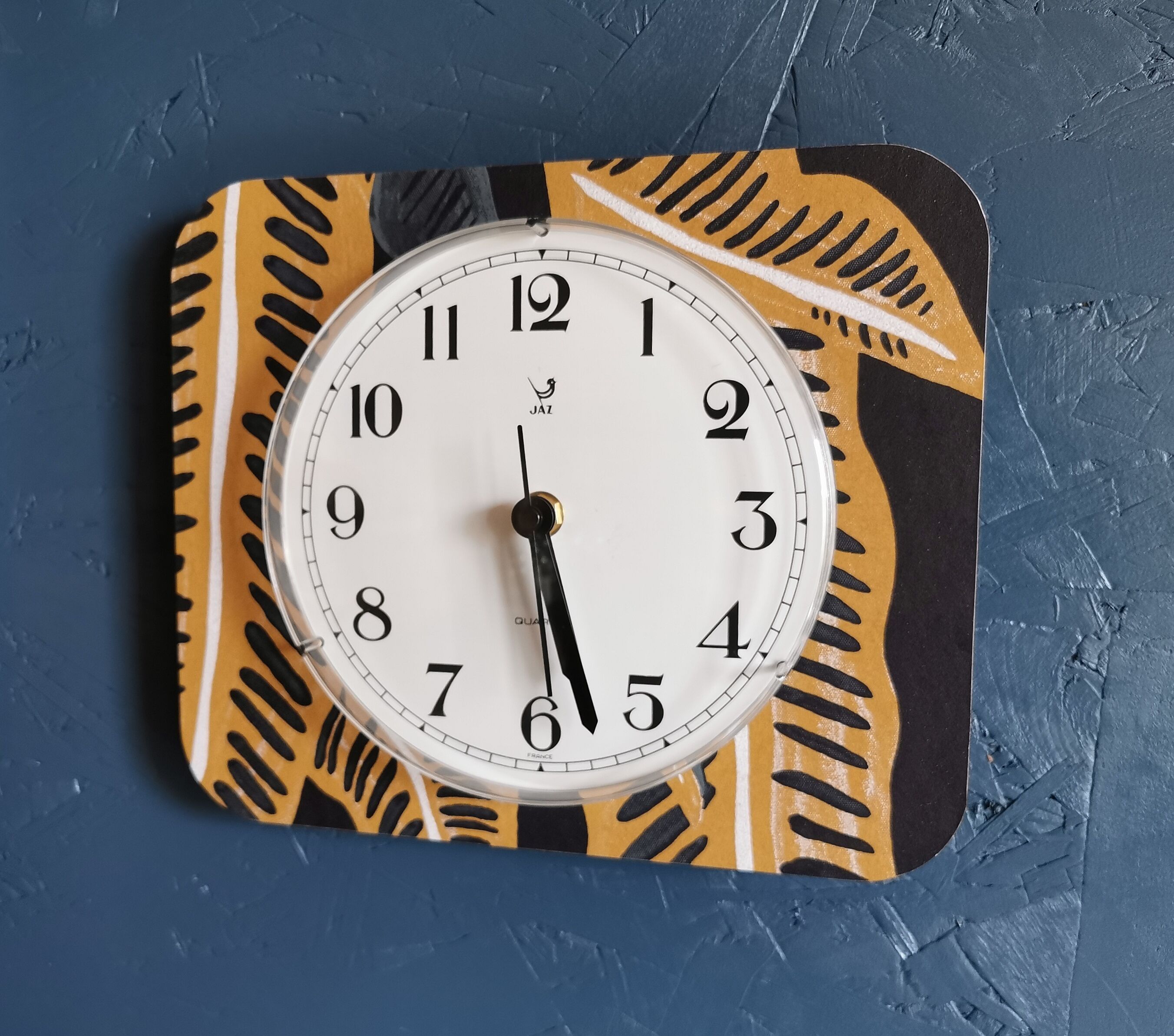 Silent rectangular vintage wall pendulum clock "Jaz ochre gray"