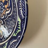 Ceramic dish signed Pascual Zorrilla