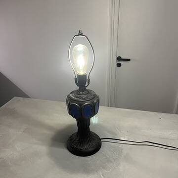 Tiffany-style Art Deco lamp