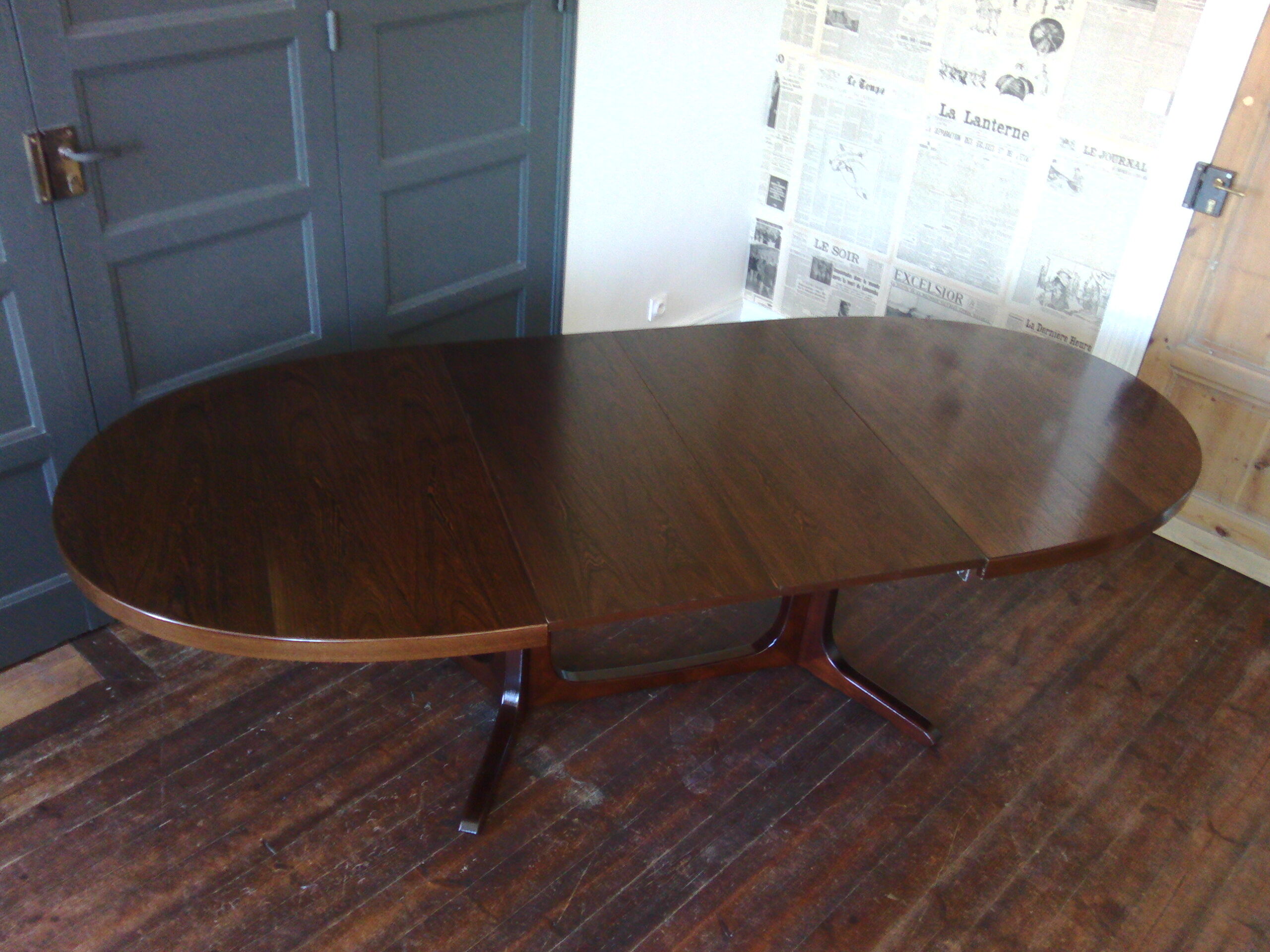 Vintage oval dining table with extensions for Baumann - 1960