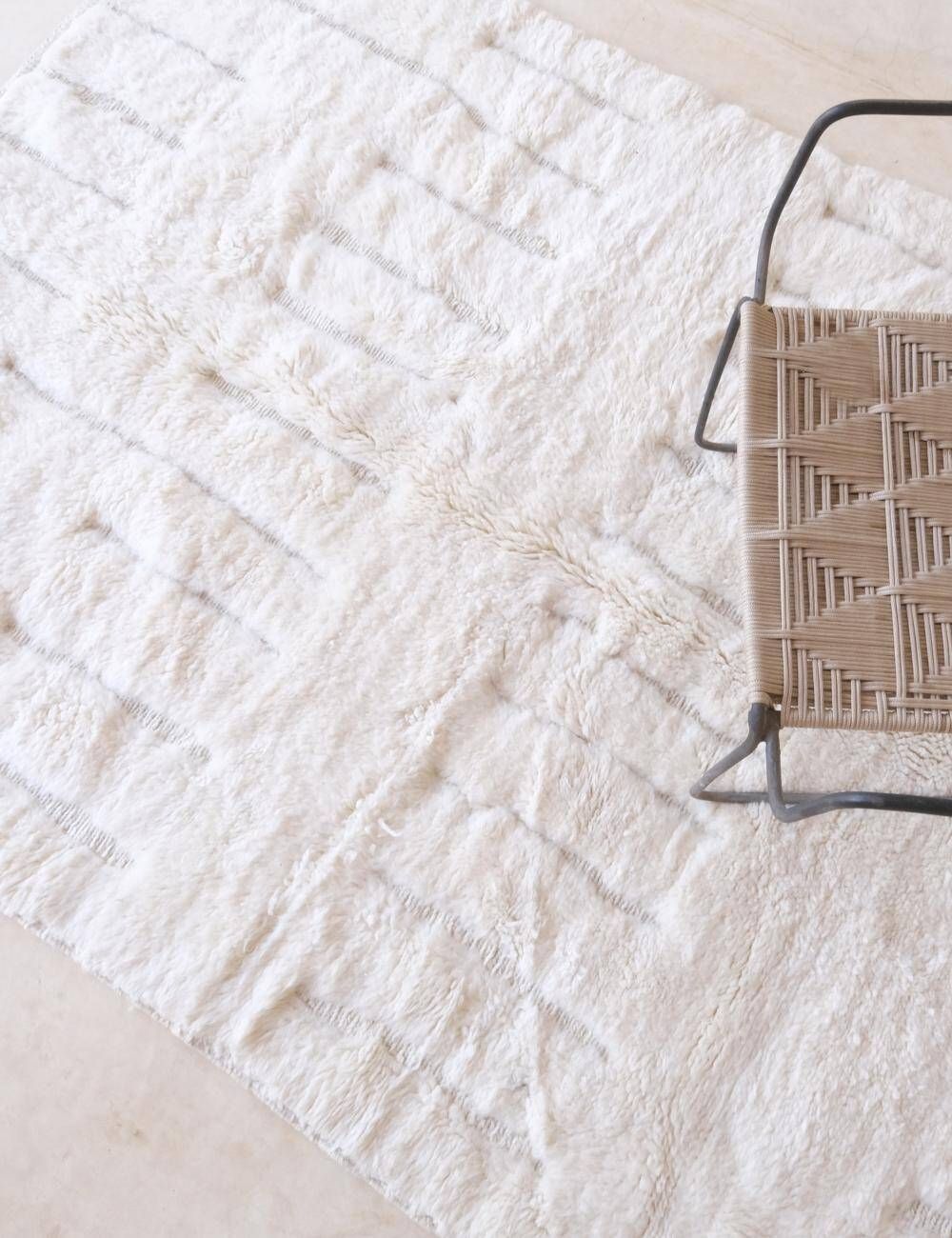 White Beni Mrirt Rug - 262 x 151 cm