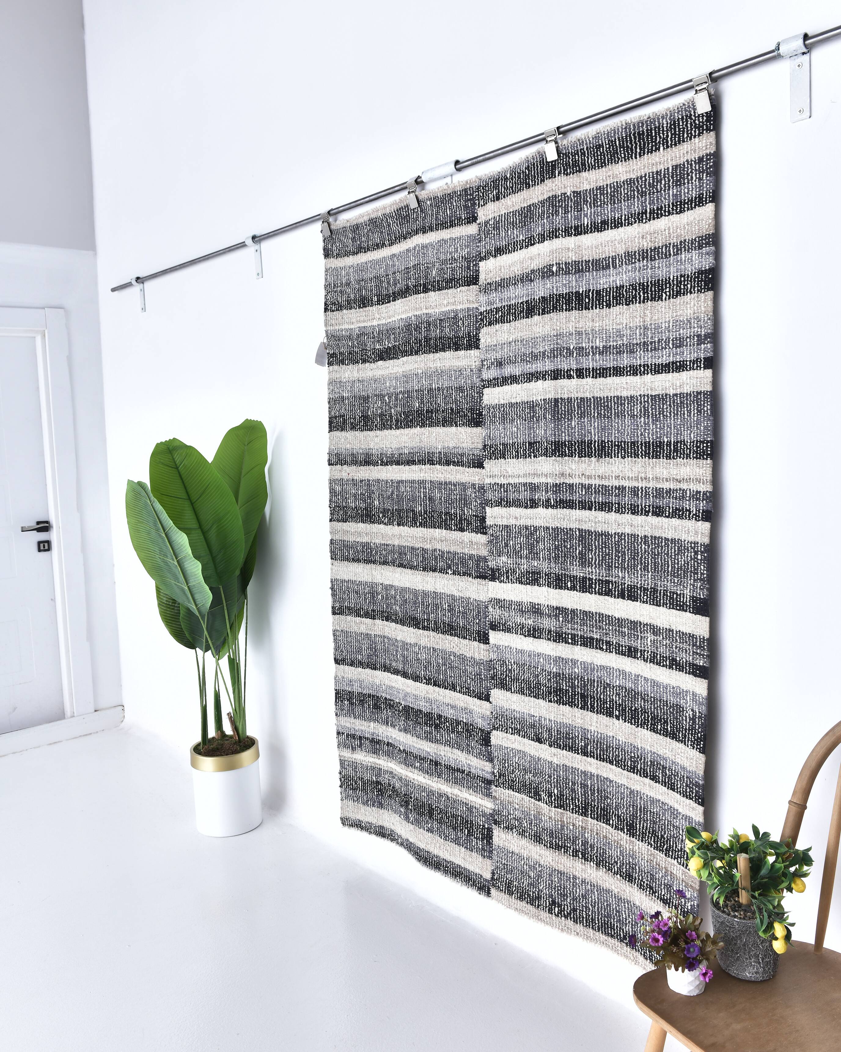 Tapis Kilim bleu marine et beige