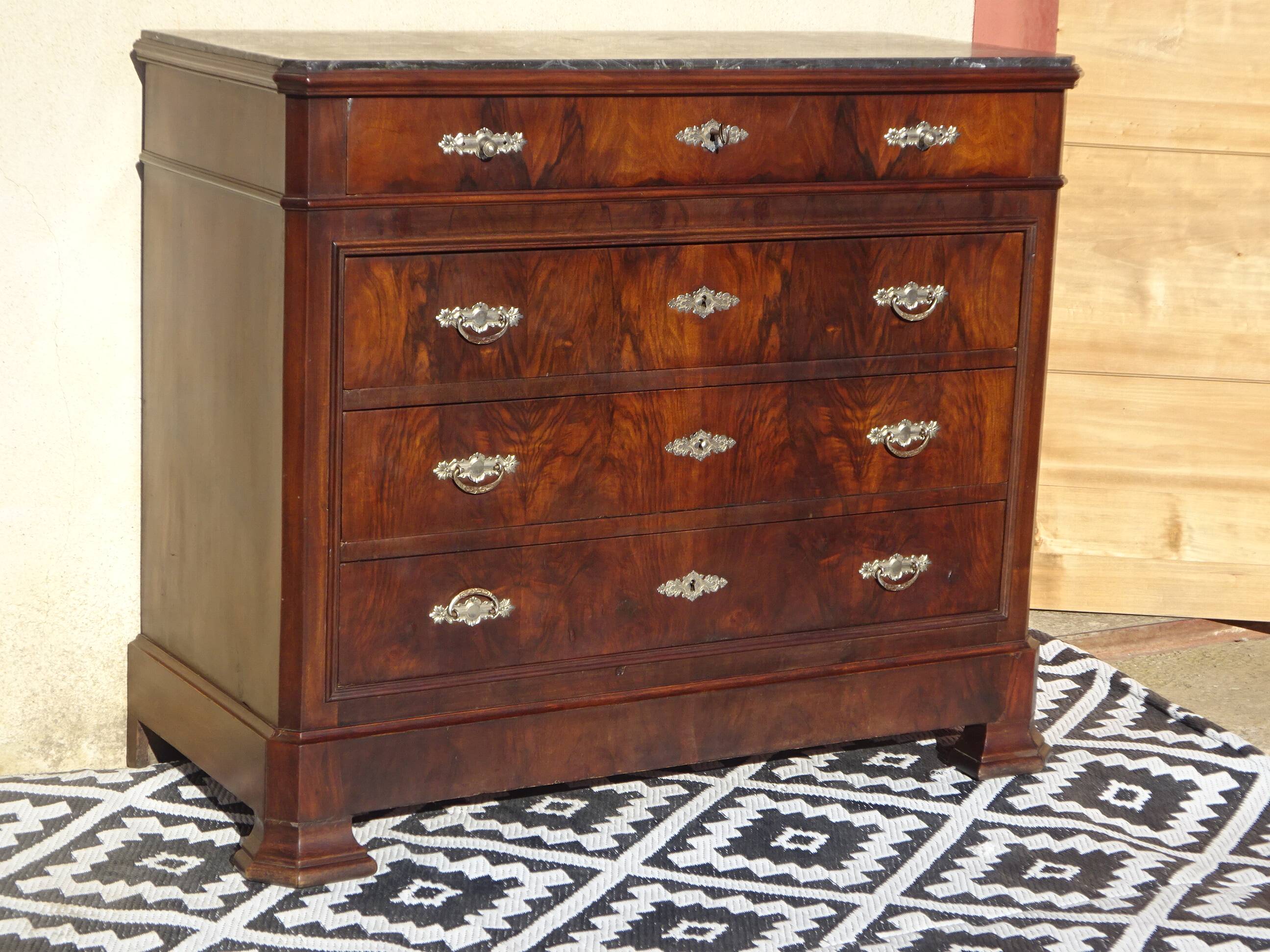 Walnut chest of drawers, black marble top