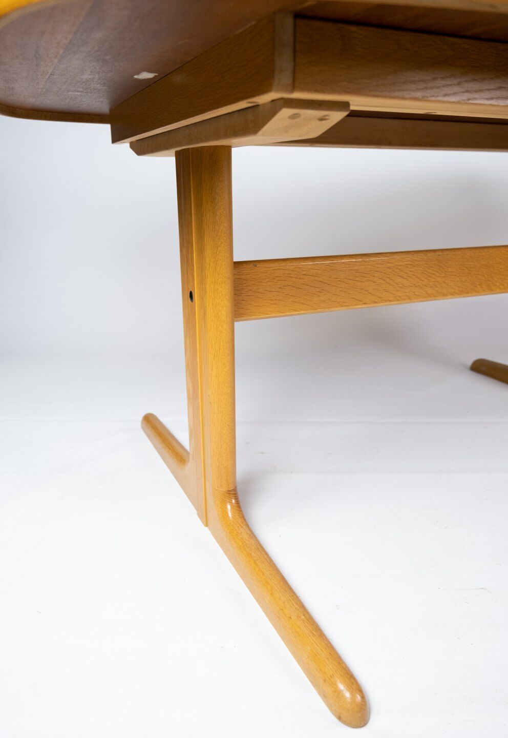 Dining table in oak of danish design manufactured by Skovby Furniture Factory from the 1960s.