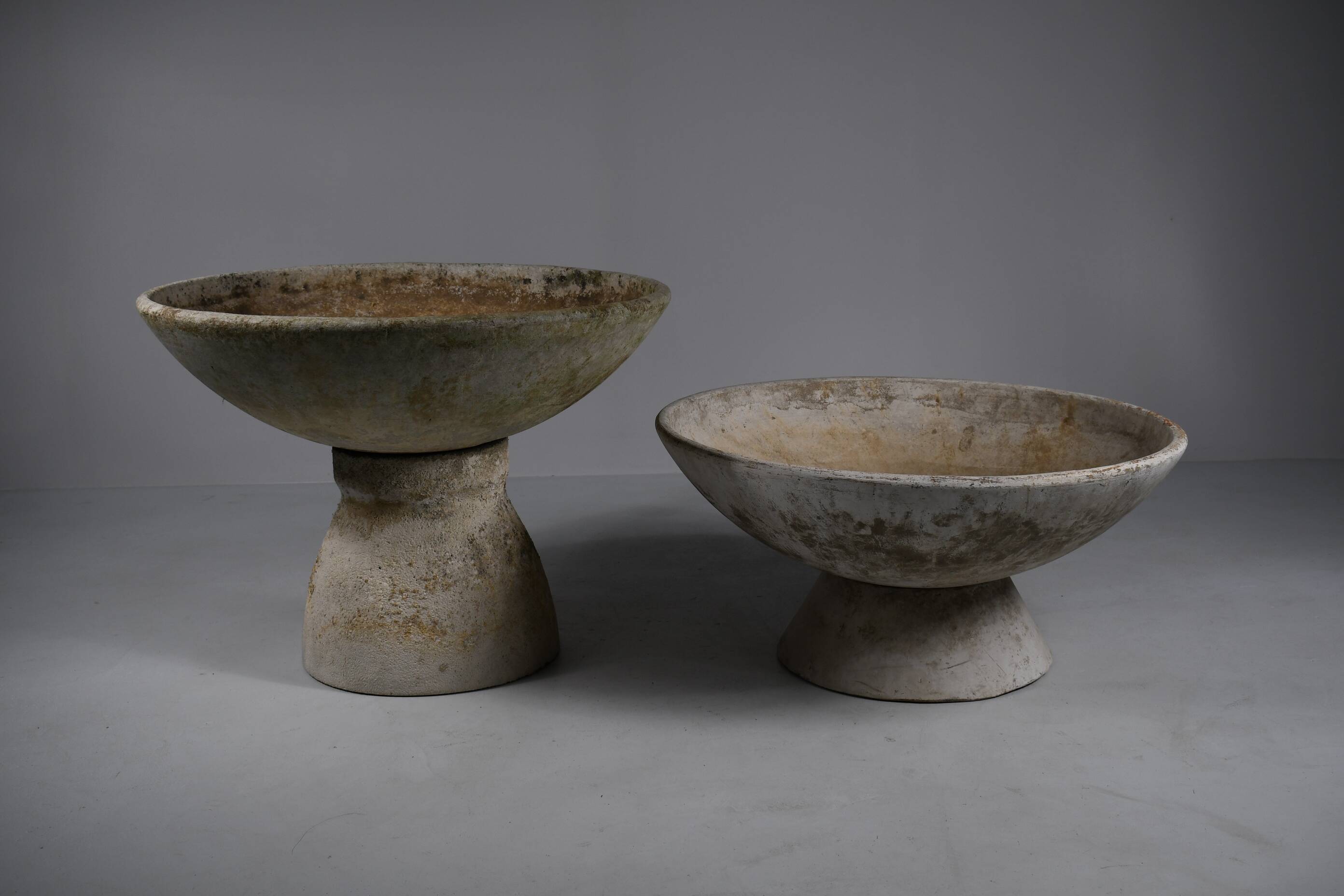 2 x large Planters with 2x bases. 1960s