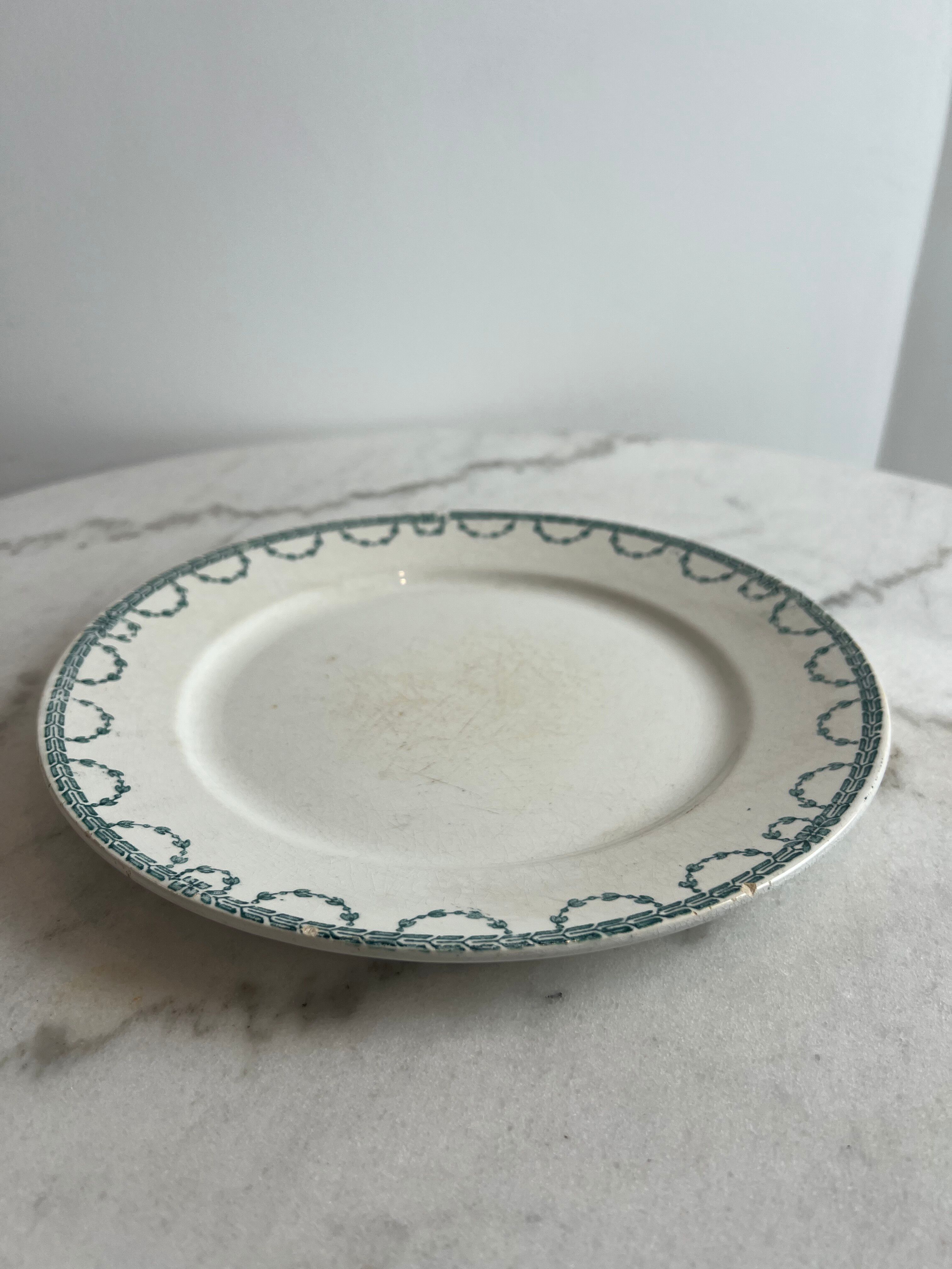 Flat plate Sarreguemines Iron table Faust