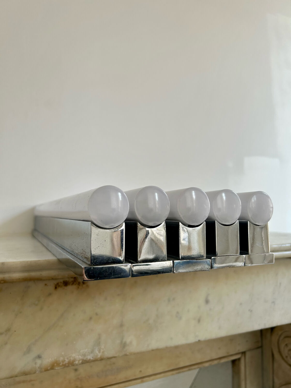 Suite of 5 modernist Perzel, chrome and neon wall lamps, Art deco 1930