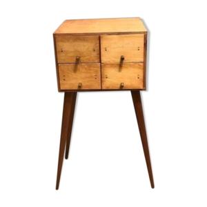 Cabinet sur pieds hauts