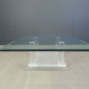 Table basse ou table d'appoint en Lucite, années 1970