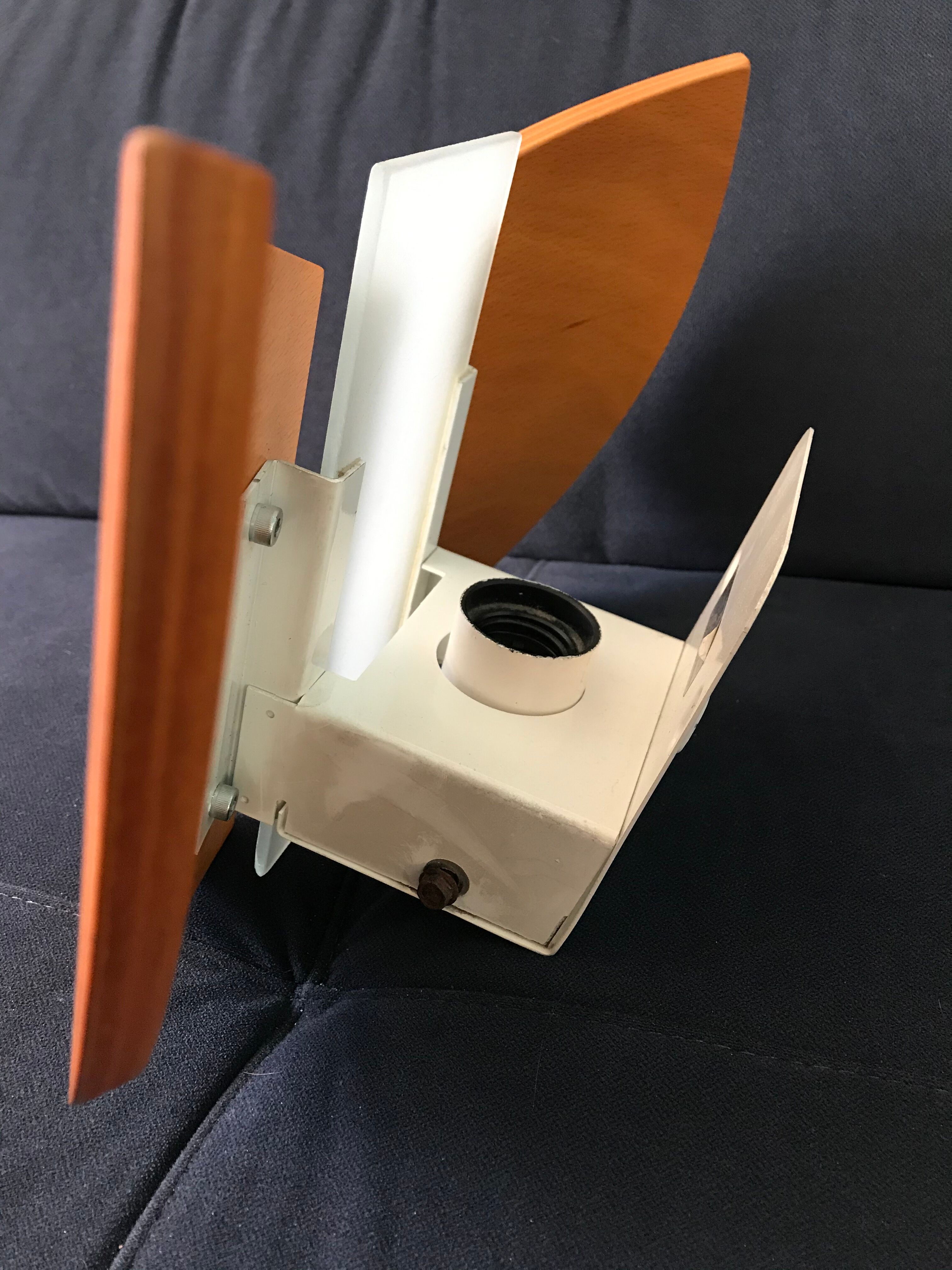 Lucid Scandinavian design wall light