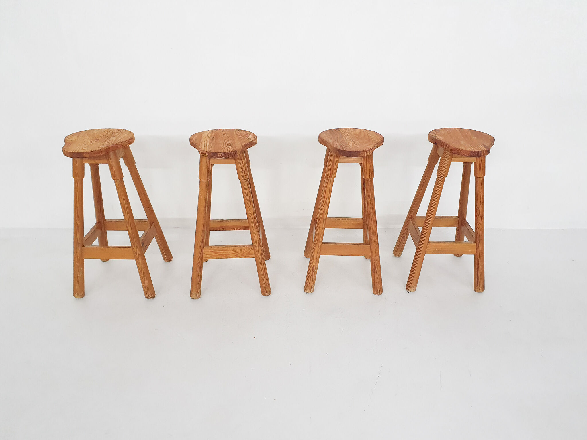 Scandinavian modern pinewood bar stools 1970's
