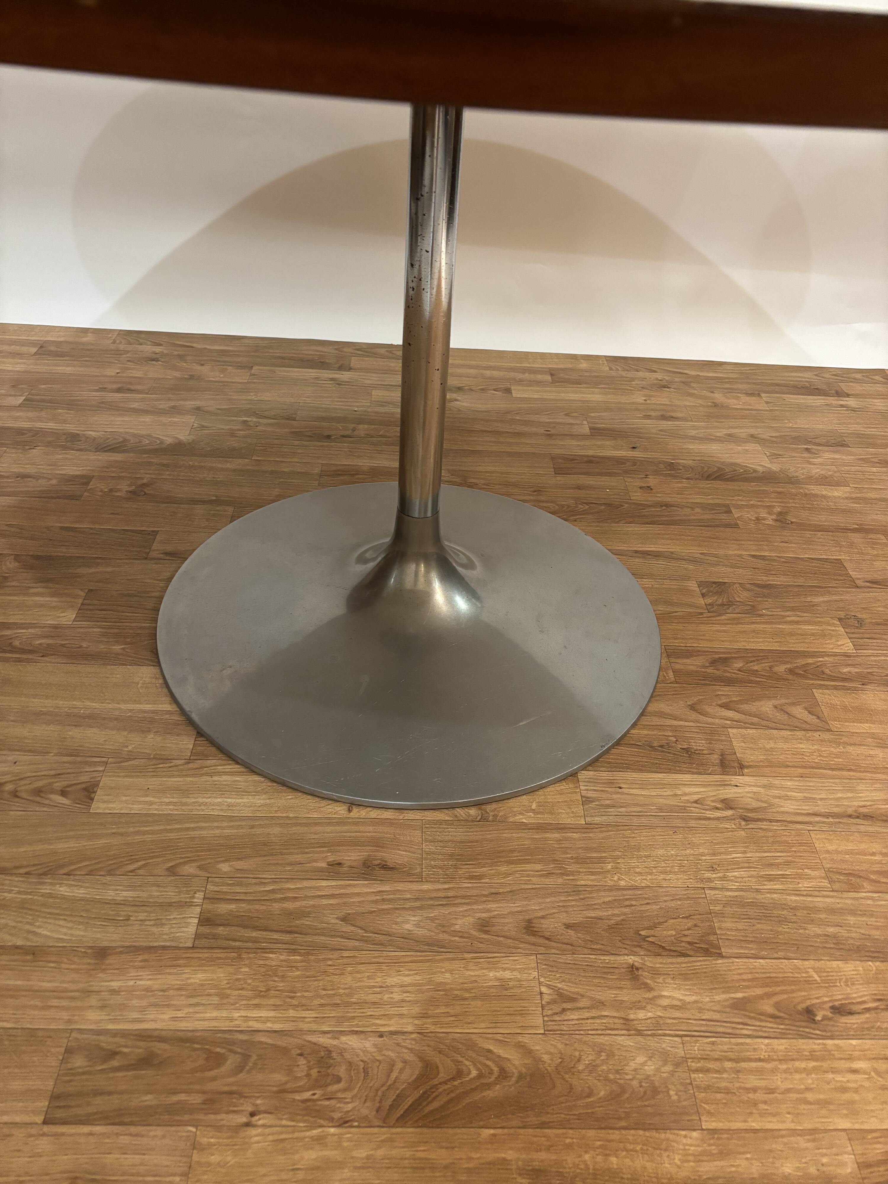 70s round tulip dining table