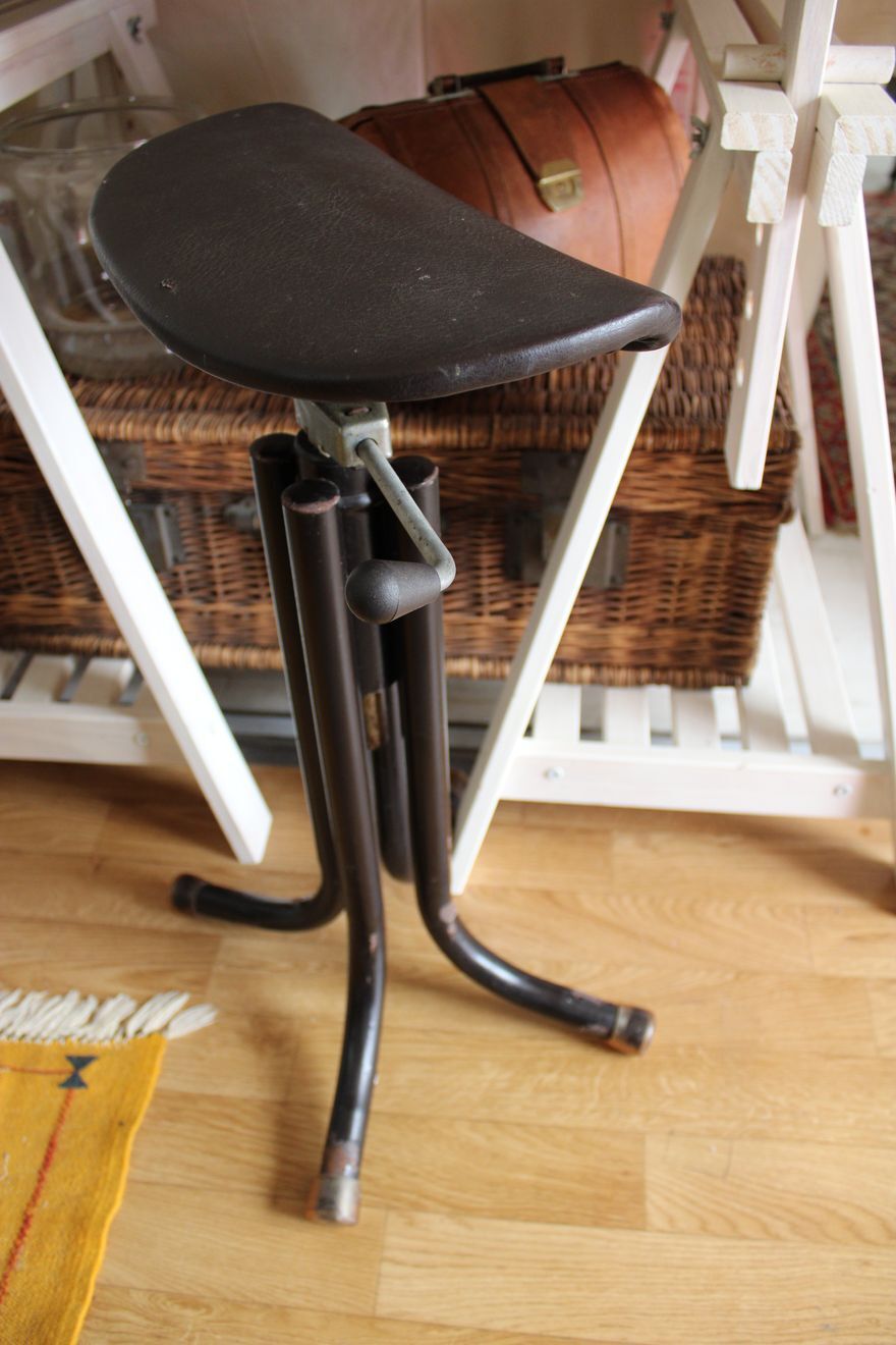 Workshop stool