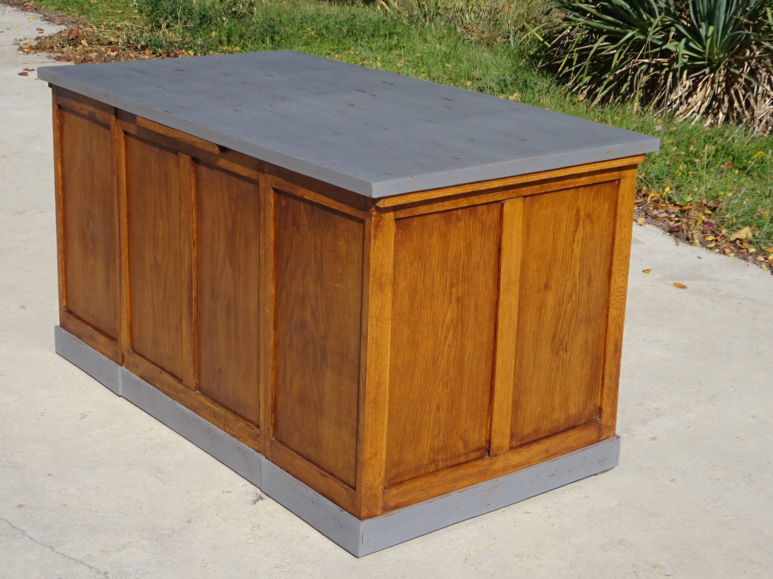American desk, 9 drawers