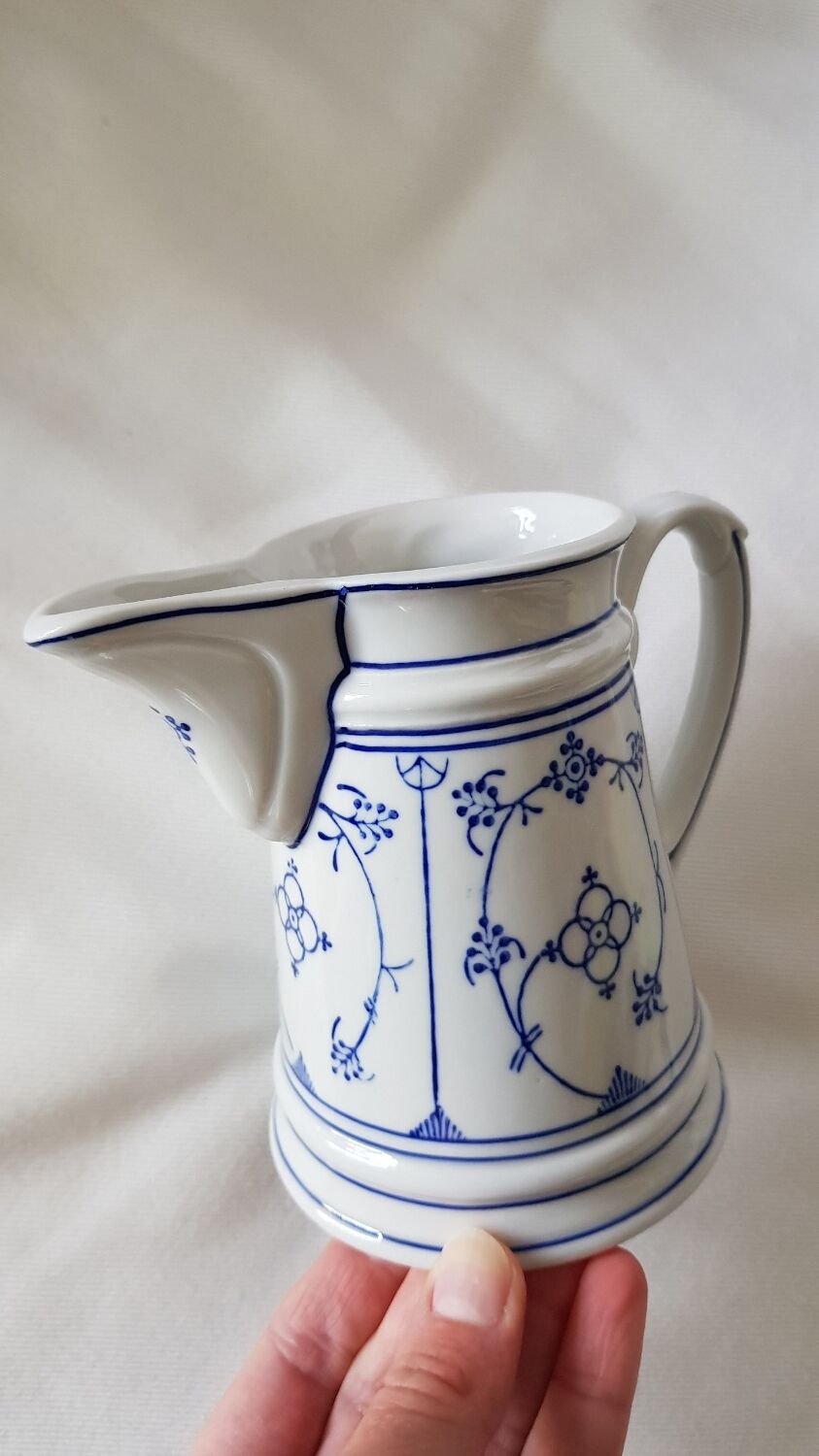 Pichet à lait en porcelaine Rieber en motif de Saxe bleu-blanc